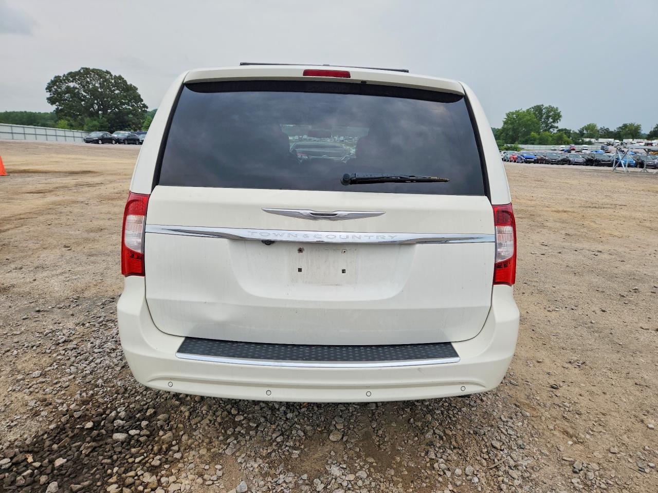 2012 Chrysler Town & Country Touring L White vin: 2C4RC1CG6CR163162