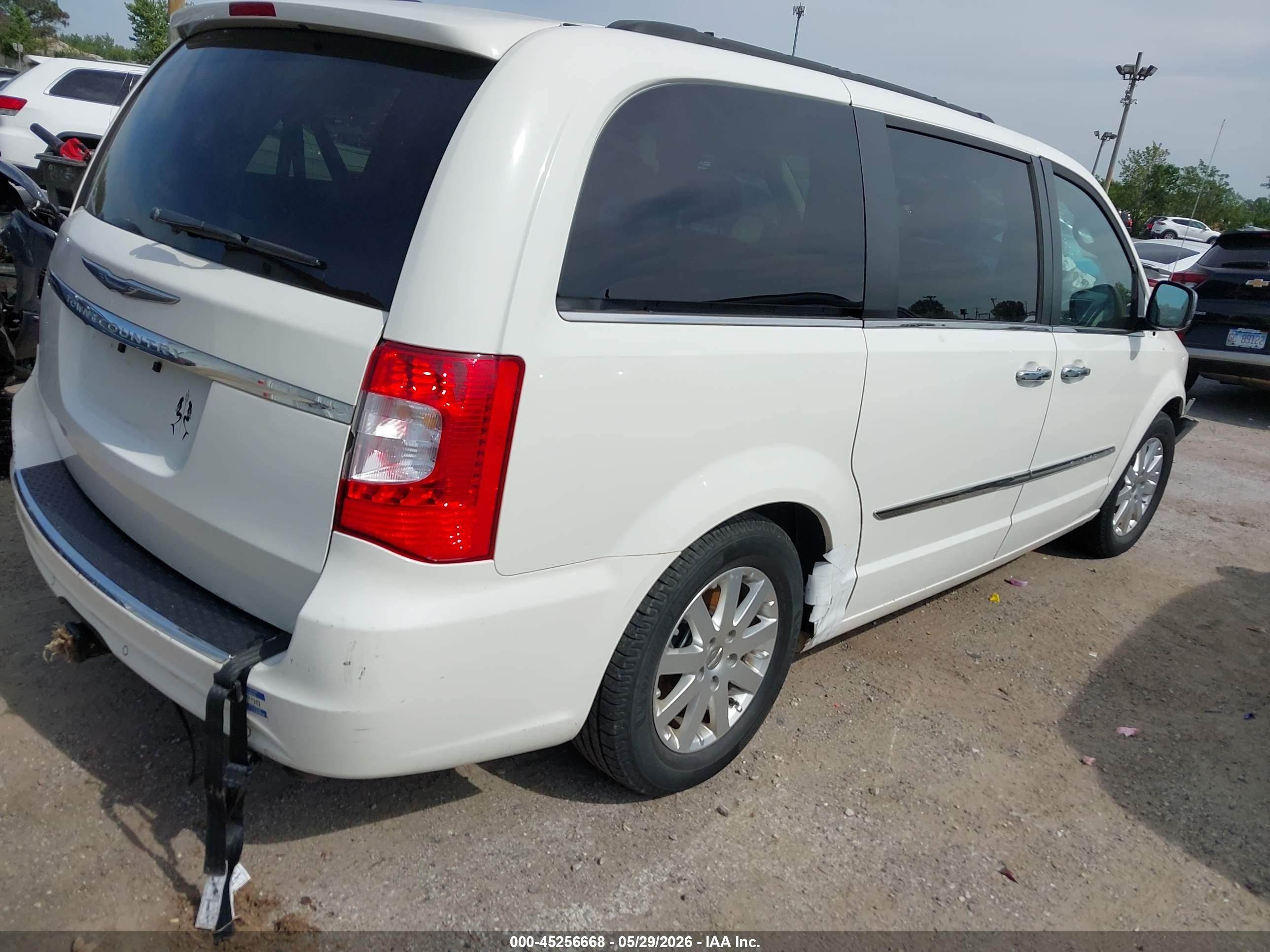 2012 Chrysler Town & Country Touring-l White vin: 2C4RC1CG6CR270910