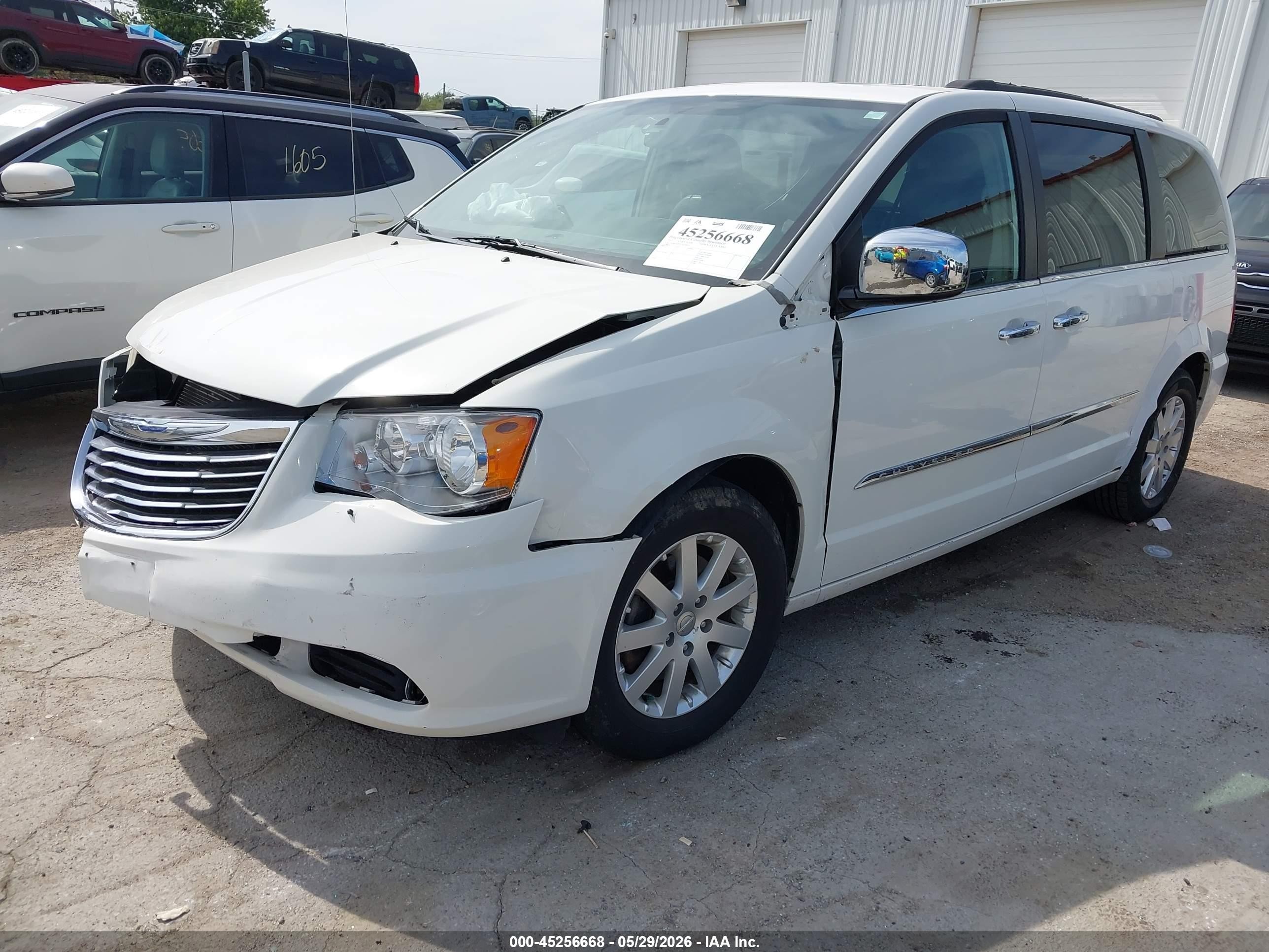 2012 Chrysler Town & Country Touring-l White vin: 2C4RC1CG6CR270910