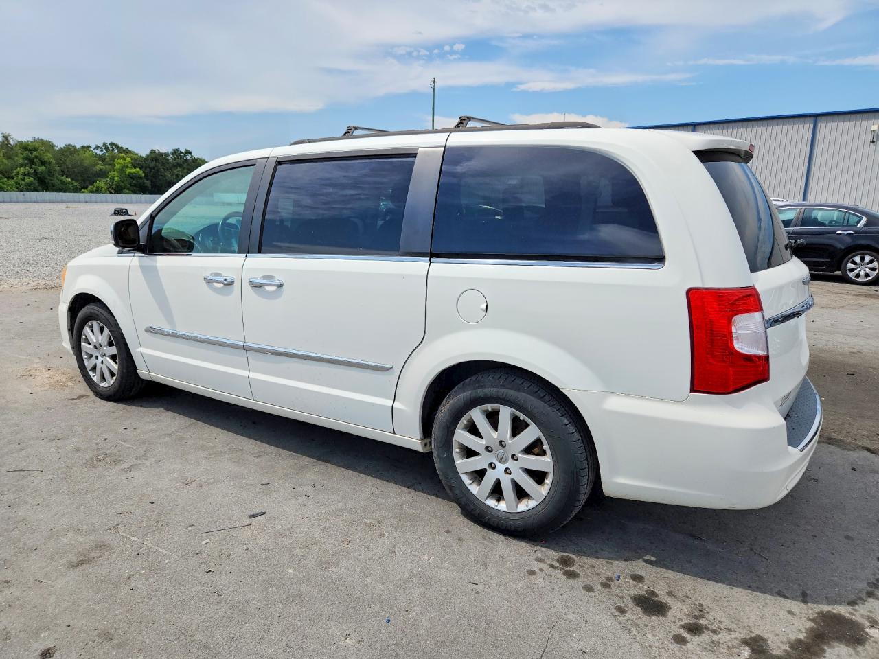 2012 Chrysler Town & Country Touring L White vin: 2C4RC1CG6CR415976