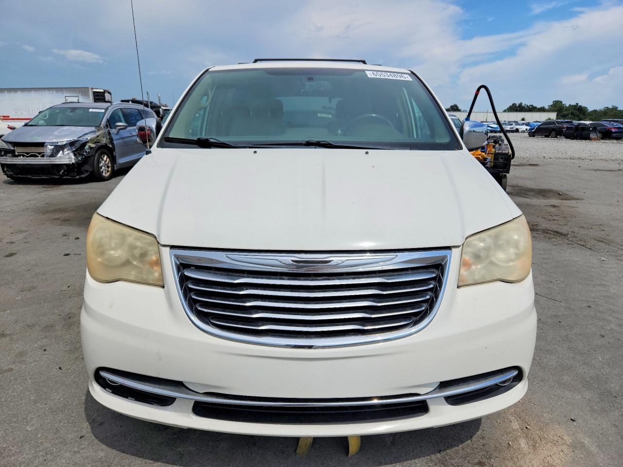 2012 Chrysler Town & Country Touring L White vin: 2C4RC1CG6CR415976