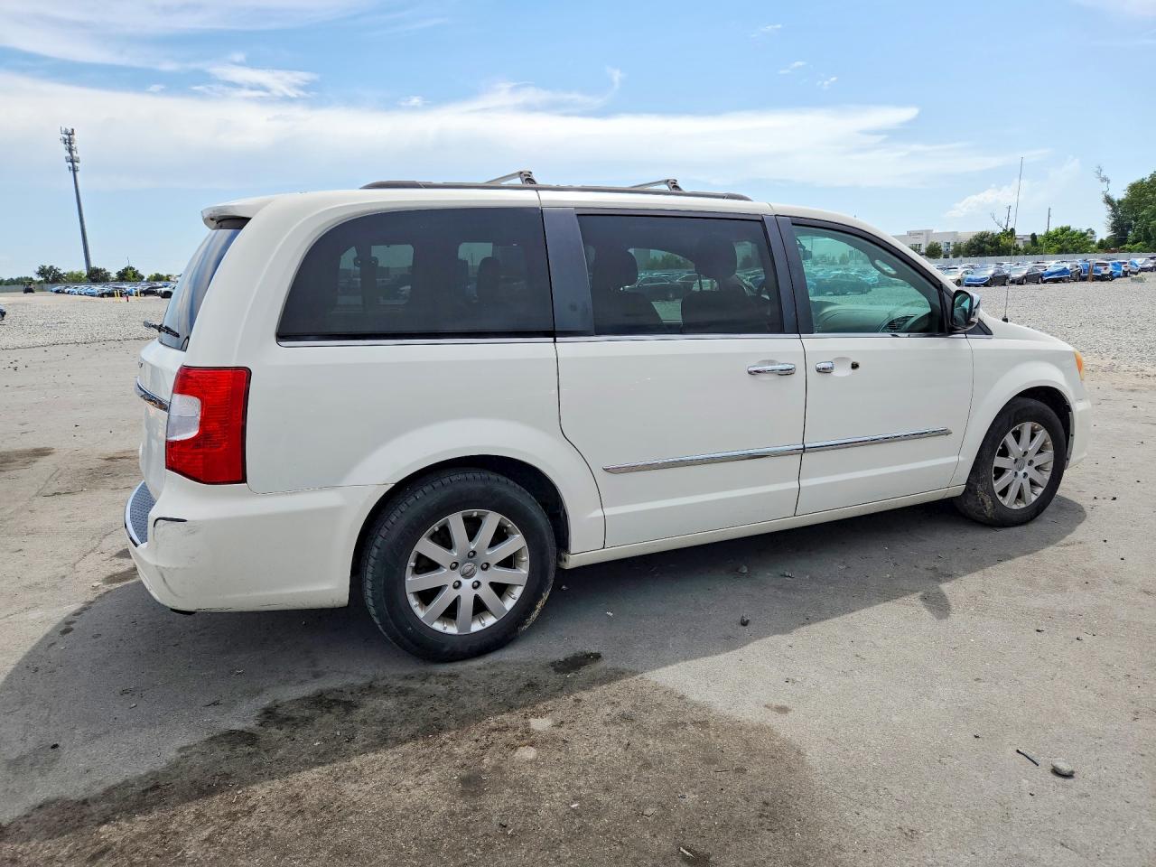 2012 Chrysler Town & Country Touring L White vin: 2C4RC1CG6CR415976
