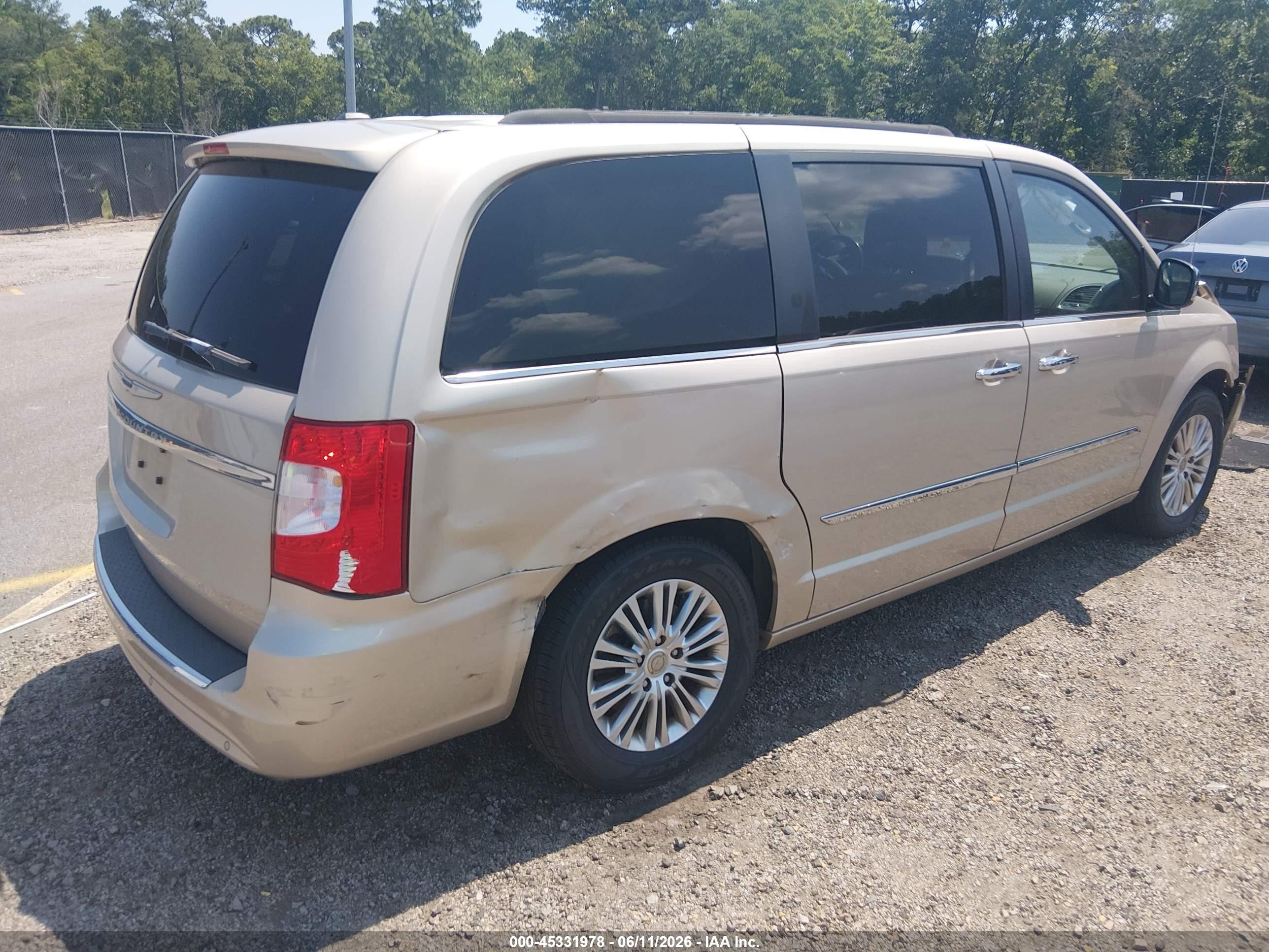2013 Chrysler Town & Country Touring-l Tan vin: 2C4RC1CG6DR534581