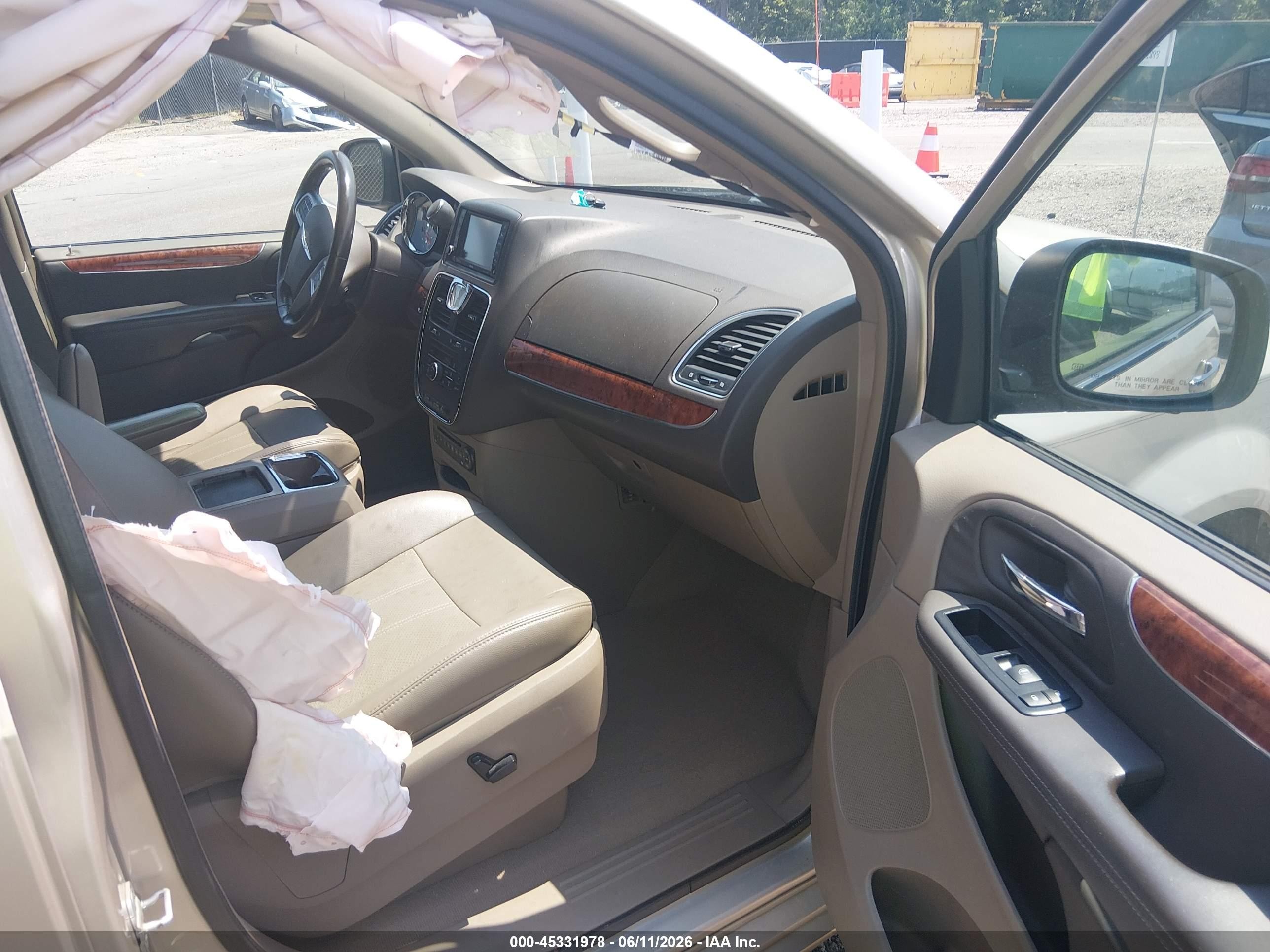2013 Chrysler Town & Country Touring-l Tan vin: 2C4RC1CG6DR534581