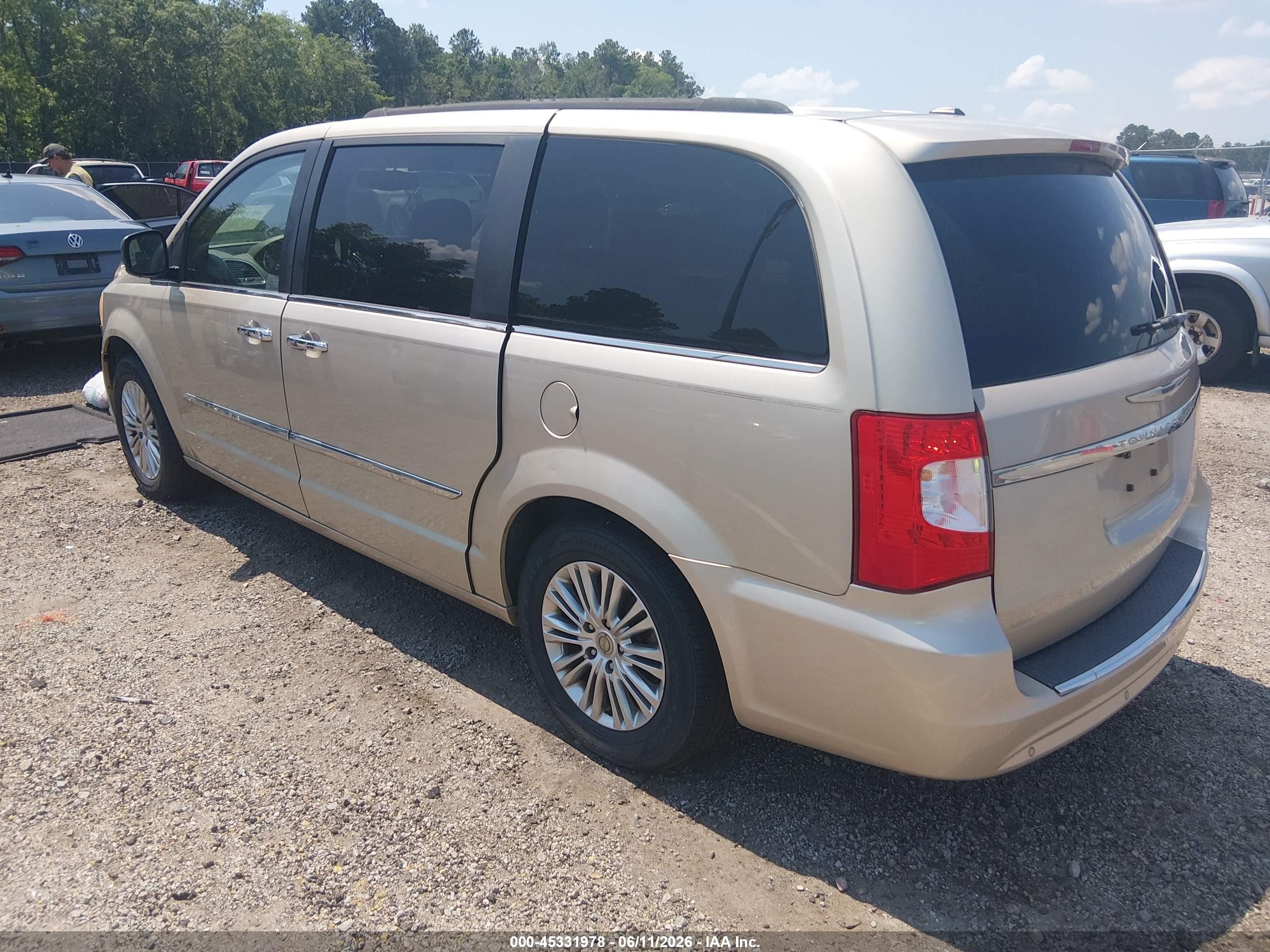 2013 Chrysler Town & Country Touring-l Tan vin: 2C4RC1CG6DR534581