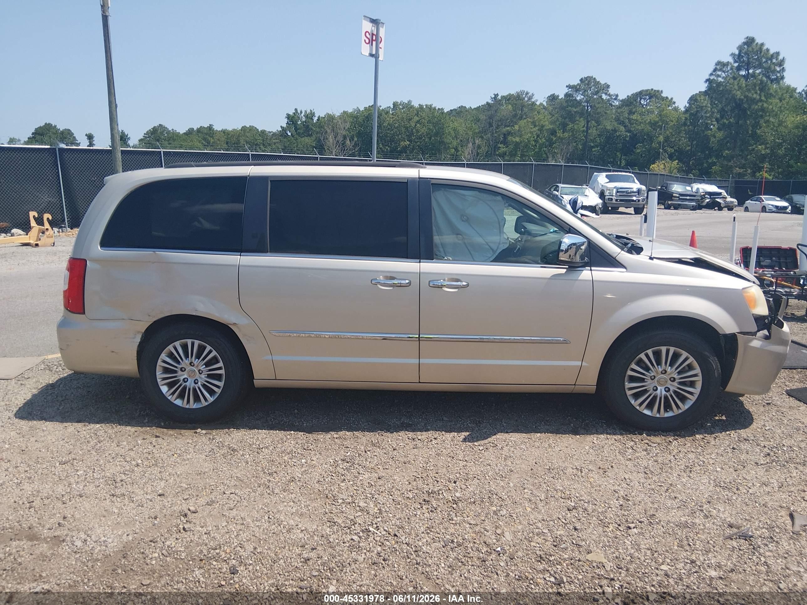 2013 Chrysler Town & Country Touring-l Tan vin: 2C4RC1CG6DR534581