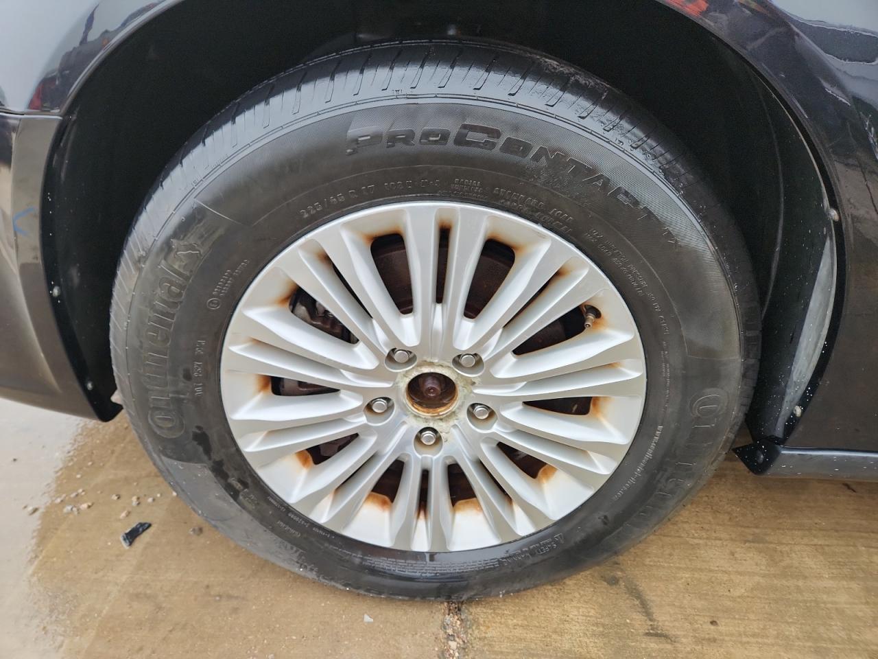 2013 Chrysler Town & Country Touring L Black vin: 2C4RC1CG6DR548402 Damage: Left Front Center Cap, Missing, Replacement Required