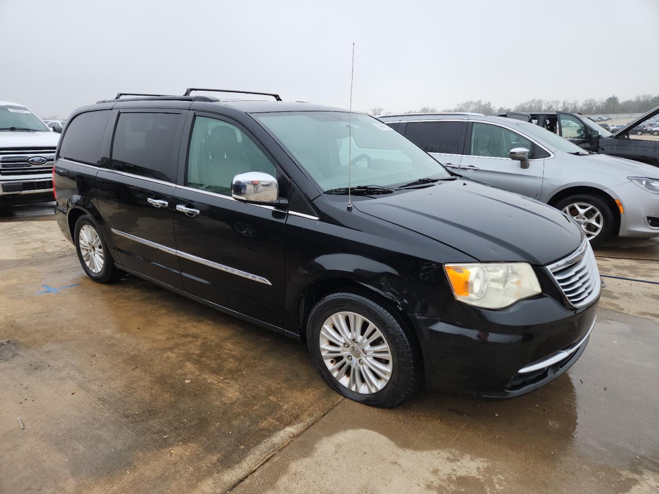 2013 Chrysler Town & Country Touring L Black vin: 2C4RC1CG6DR548402 Damage: Right Front Fender, Dent(S) W/ Paint Dmg, > 12 Inches