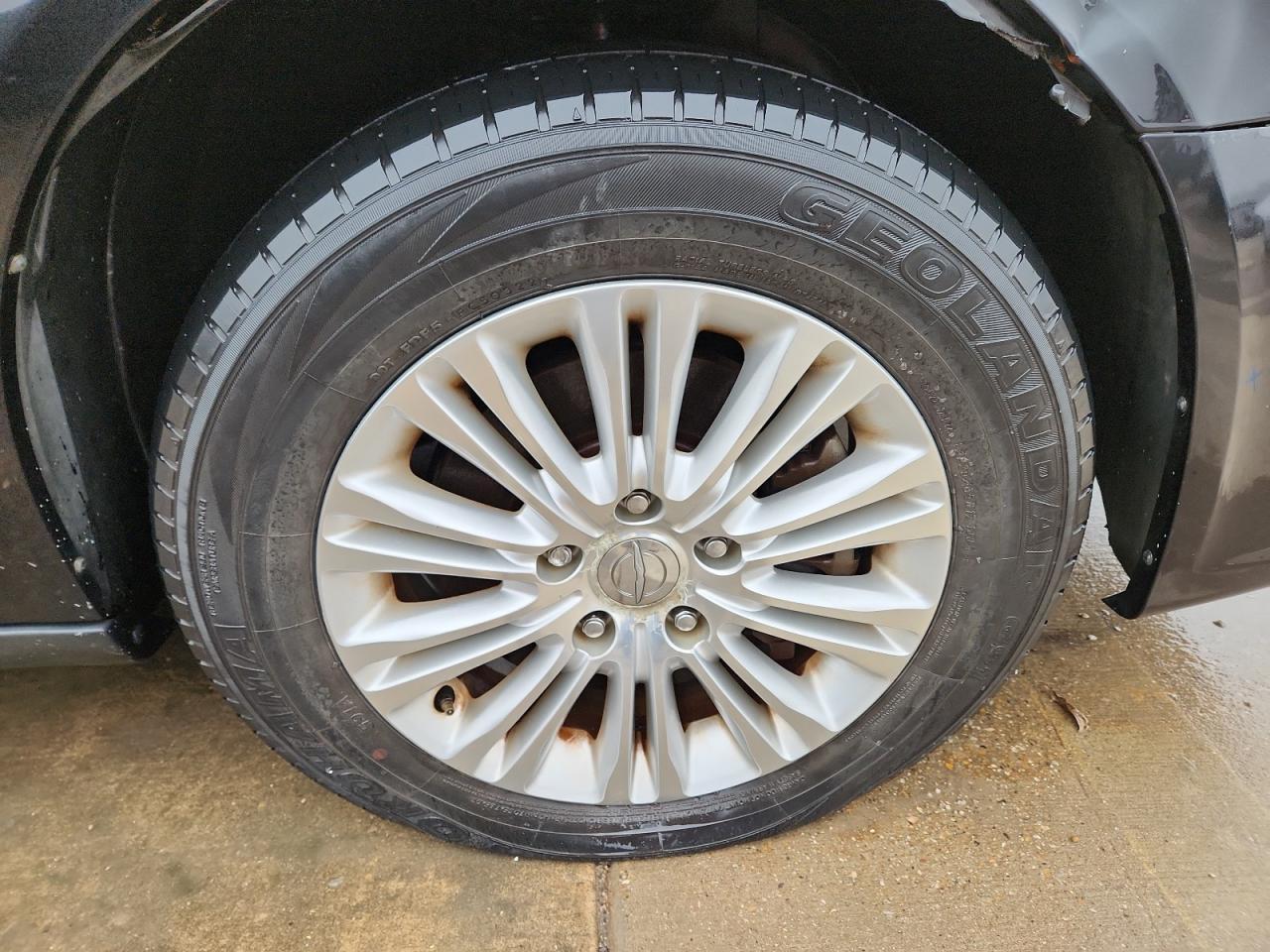 2013 Chrysler Town & Country Touring L Black vin: 2C4RC1CG6DR548402 Damage: Right Front Tire, Flat, Repair Required