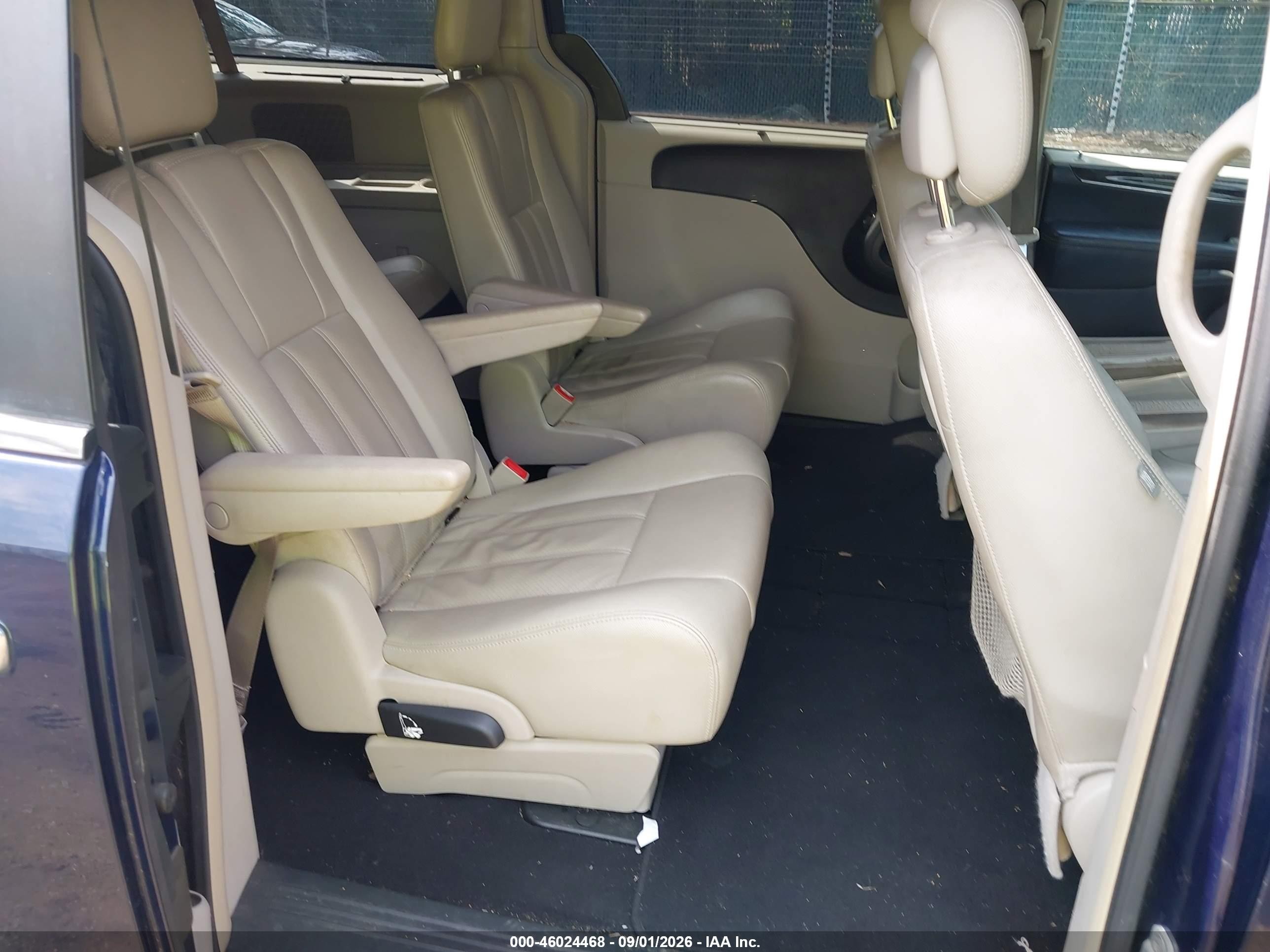 2013 Chrysler Town & Country Touring-l Dark Blue vin: 2C4RC1CG6DR558413