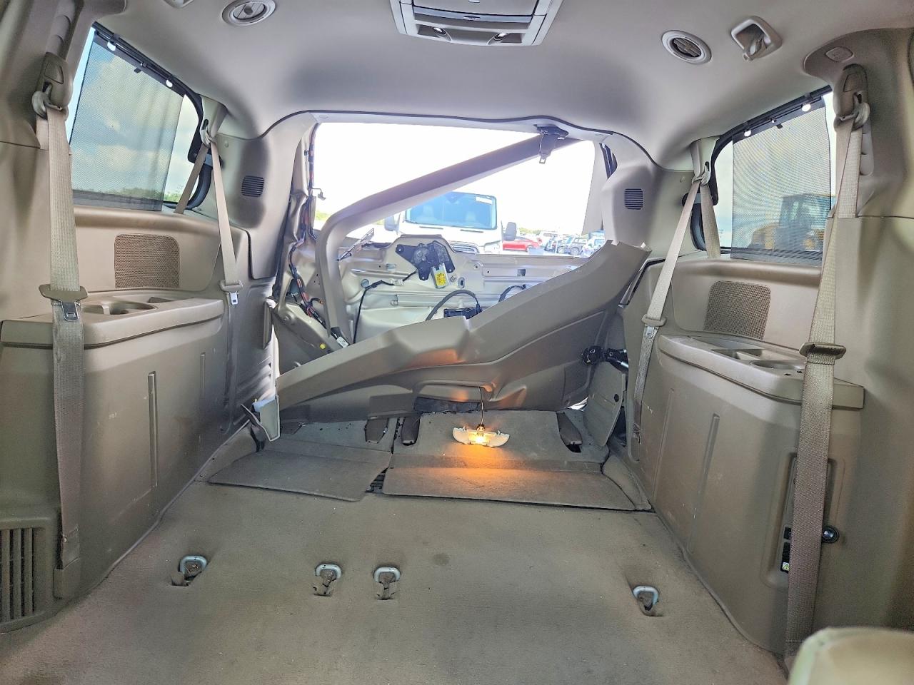 2013 Chrysler Town & Country Touring L Желто-коричневый vin: 2C4RC1CG6DR667857