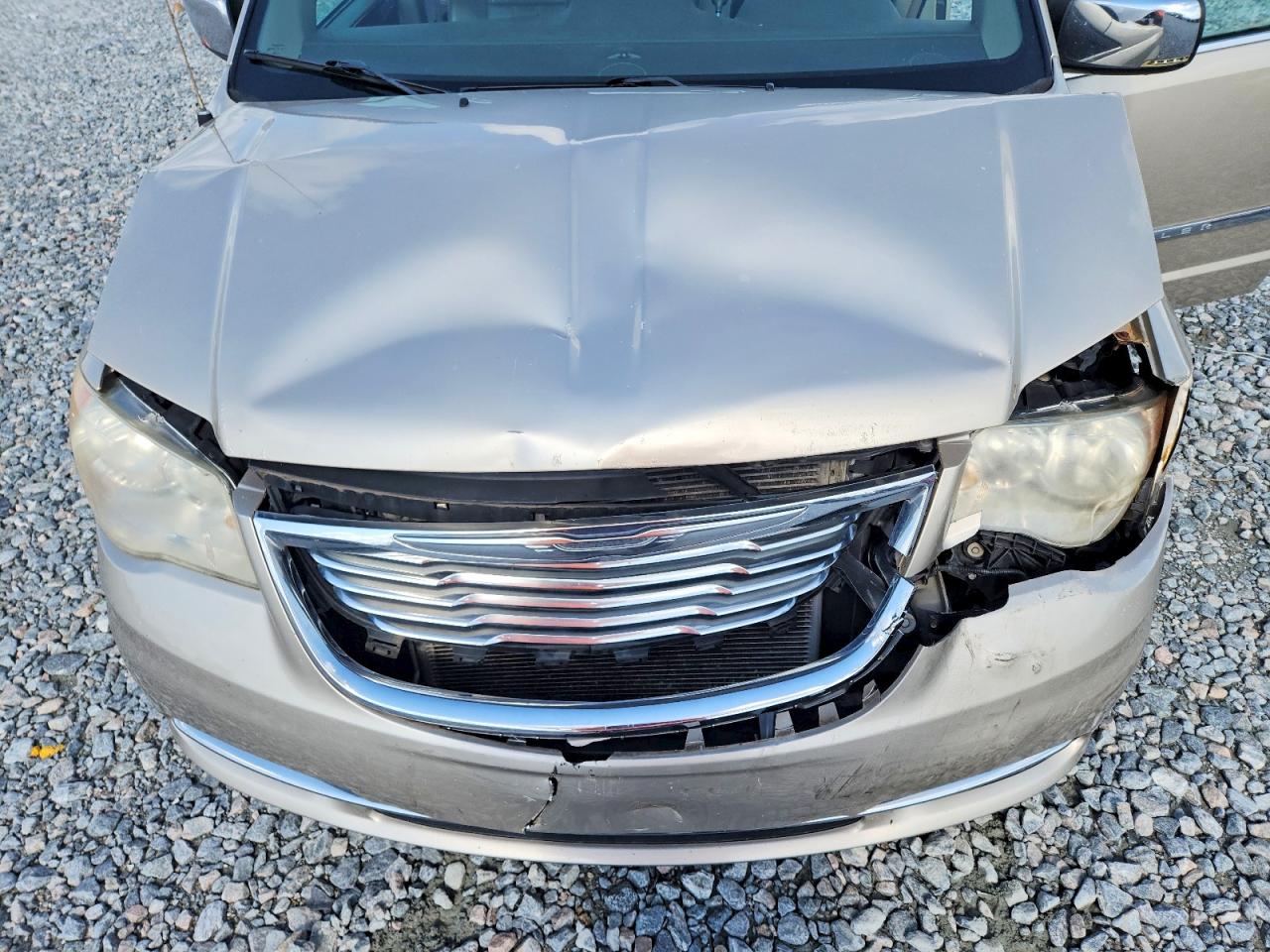 2013 Chrysler Town & Country Touring L Желто-коричневый vin: 2C4RC1CG6DR667857