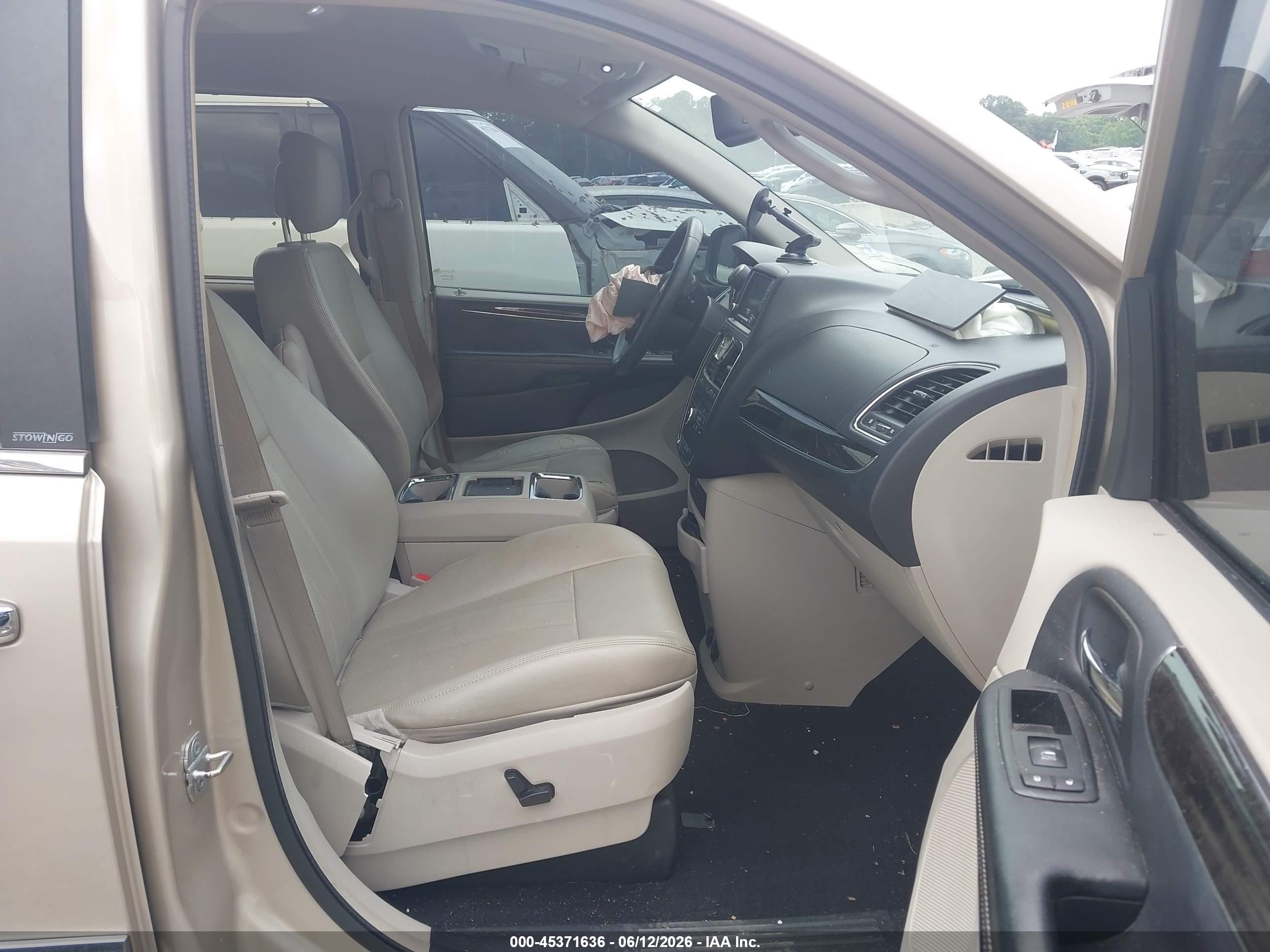 2013 Chrysler Town & Country Touring-l Gold vin: 2C4RC1CG6DR712232