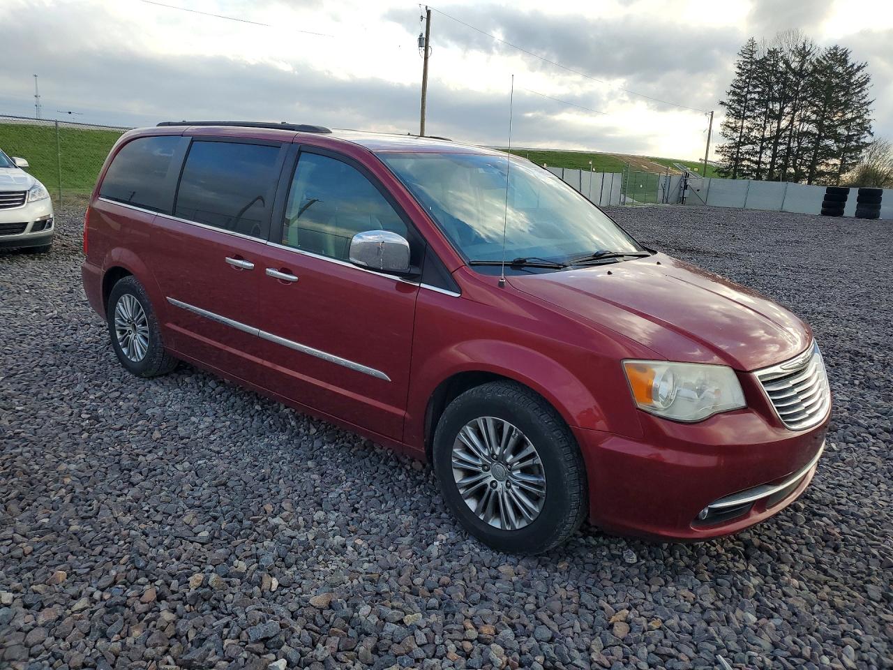 2013 Chrysler Town & Country Touring L Red vin: 2C4RC1CG6DR808748