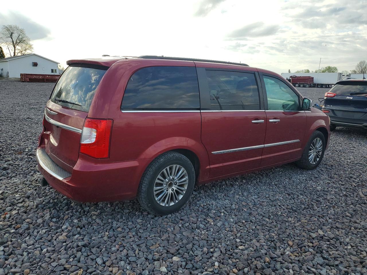 2013 Chrysler Town & Country Touring L Red vin: 2C4RC1CG6DR808748