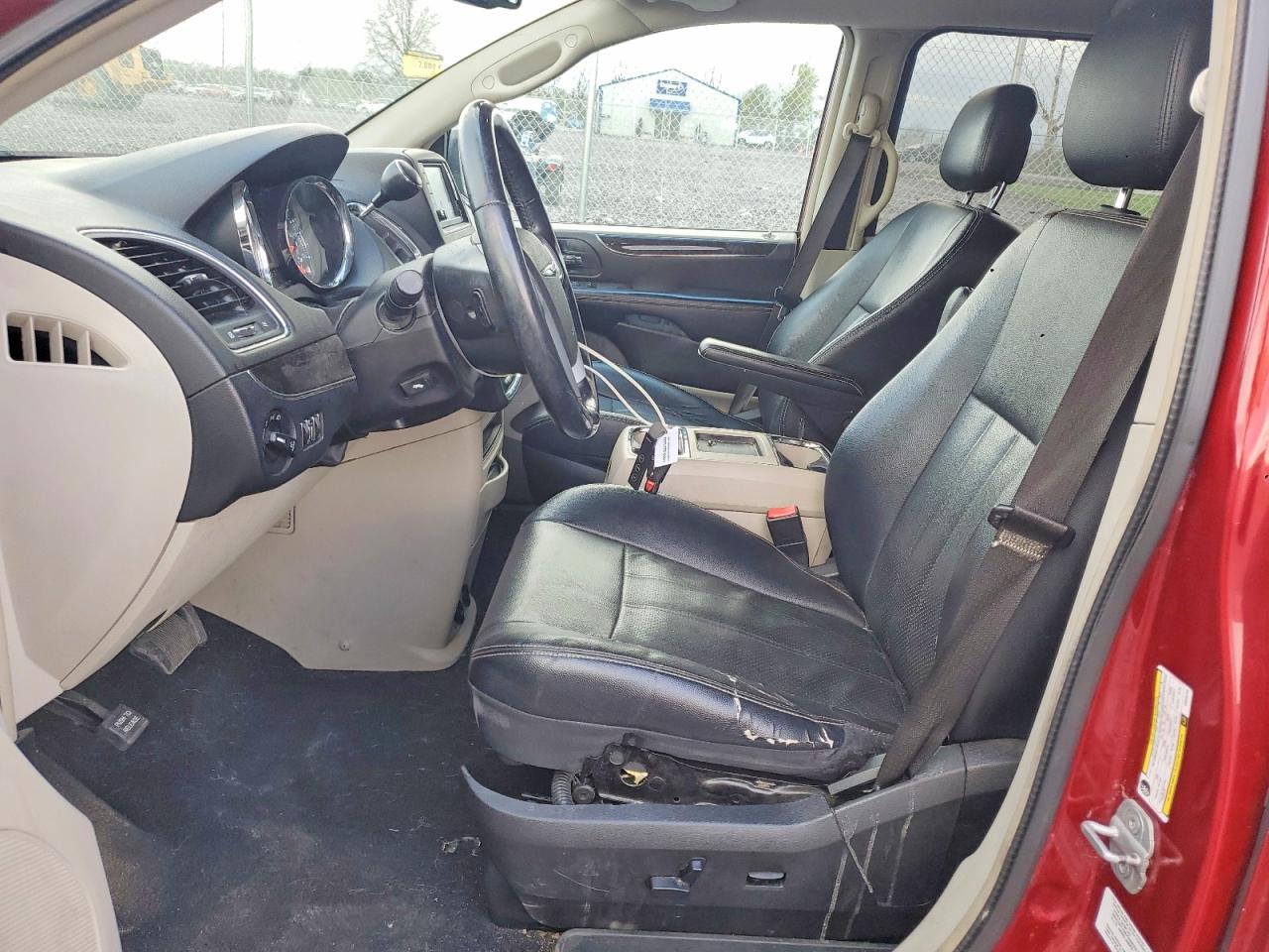 2013 Chrysler Town & Country Touring L Red vin: 2C4RC1CG6DR808748