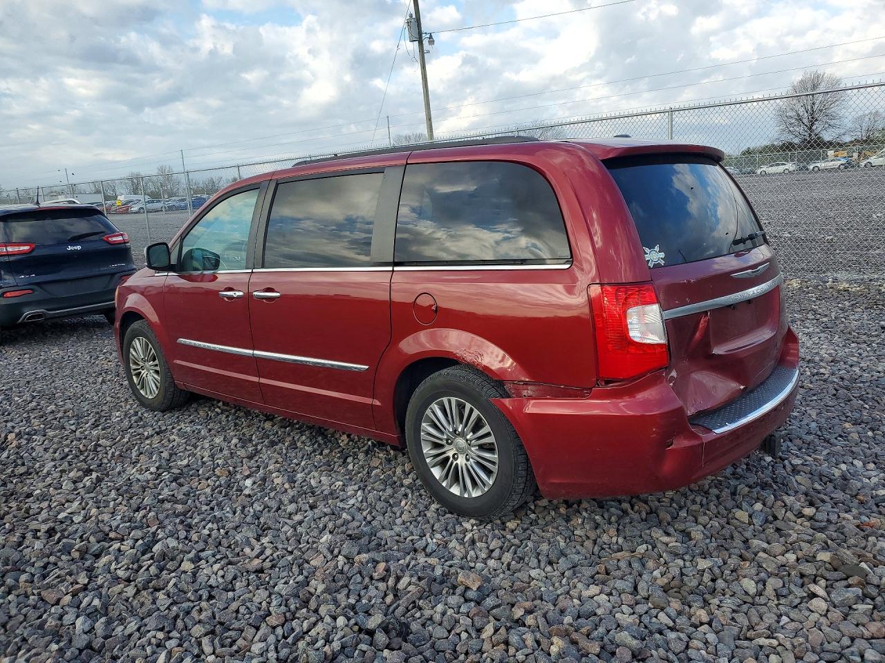 2013 Chrysler Town & Country Touring L Red vin: 2C4RC1CG6DR808748
