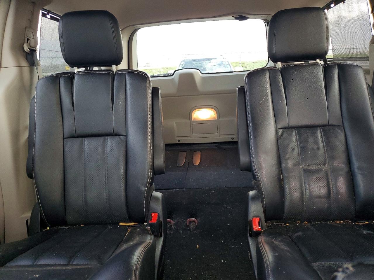 2013 Chrysler Town & Country Touring L Red vin: 2C4RC1CG6DR808748