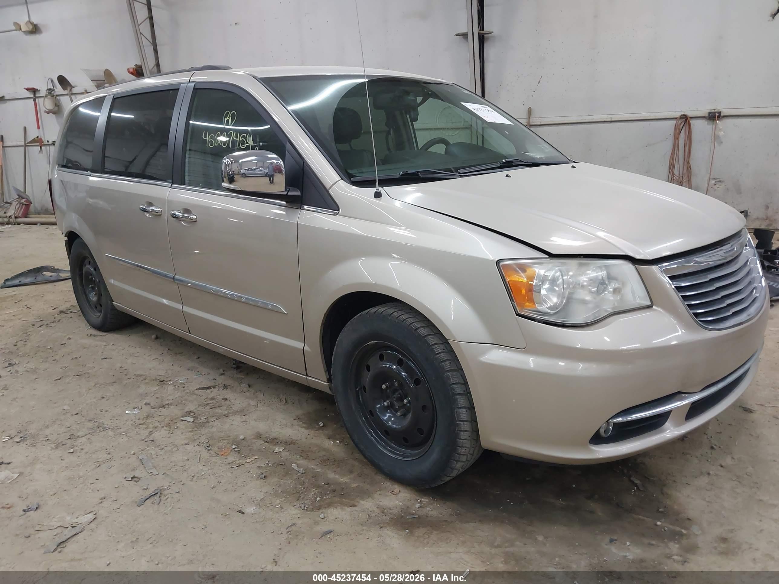 2013 Chrysler Town & Country Touring-l Gold vin: 2C4RC1CG6DR810340
