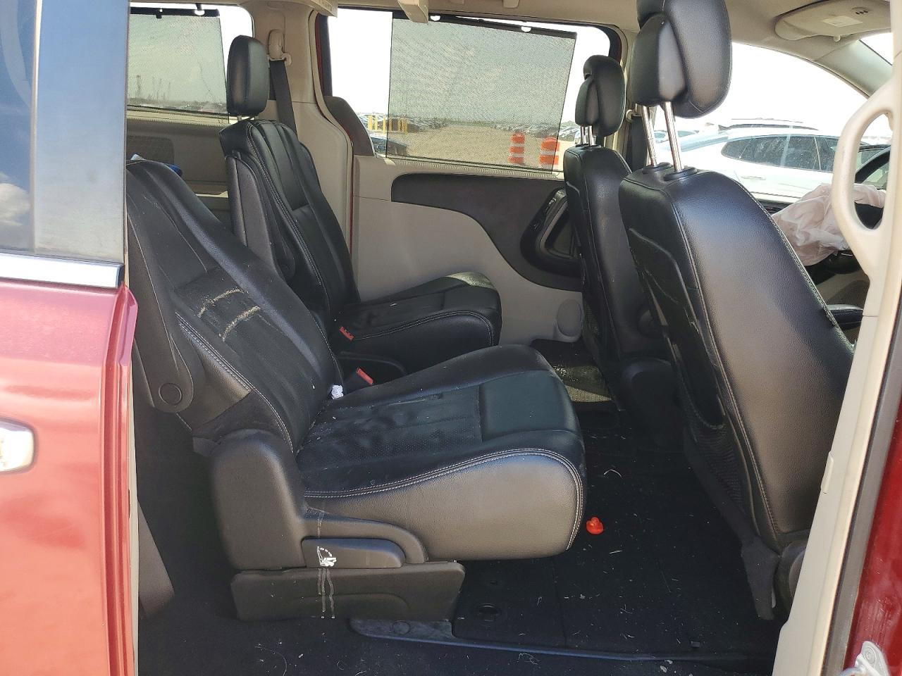 2014 Chrysler Town & Country Touring L Red vin: 2C4RC1CG6ER108813