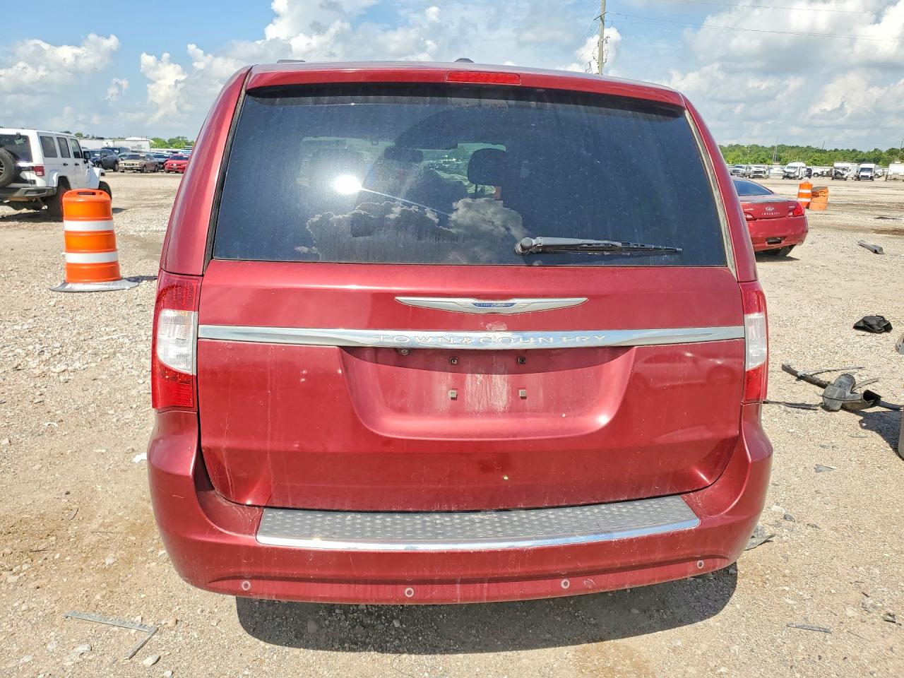 2014 Chrysler Town & Country Touring L Red vin: 2C4RC1CG6ER108813