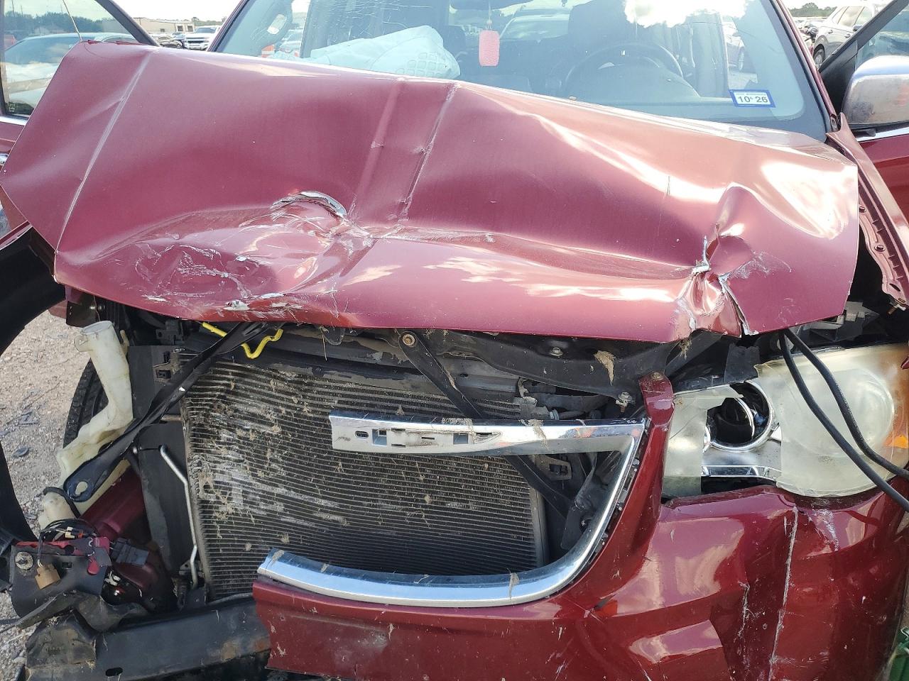 2014 Chrysler Town & Country Touring L Red vin: 2C4RC1CG6ER108813