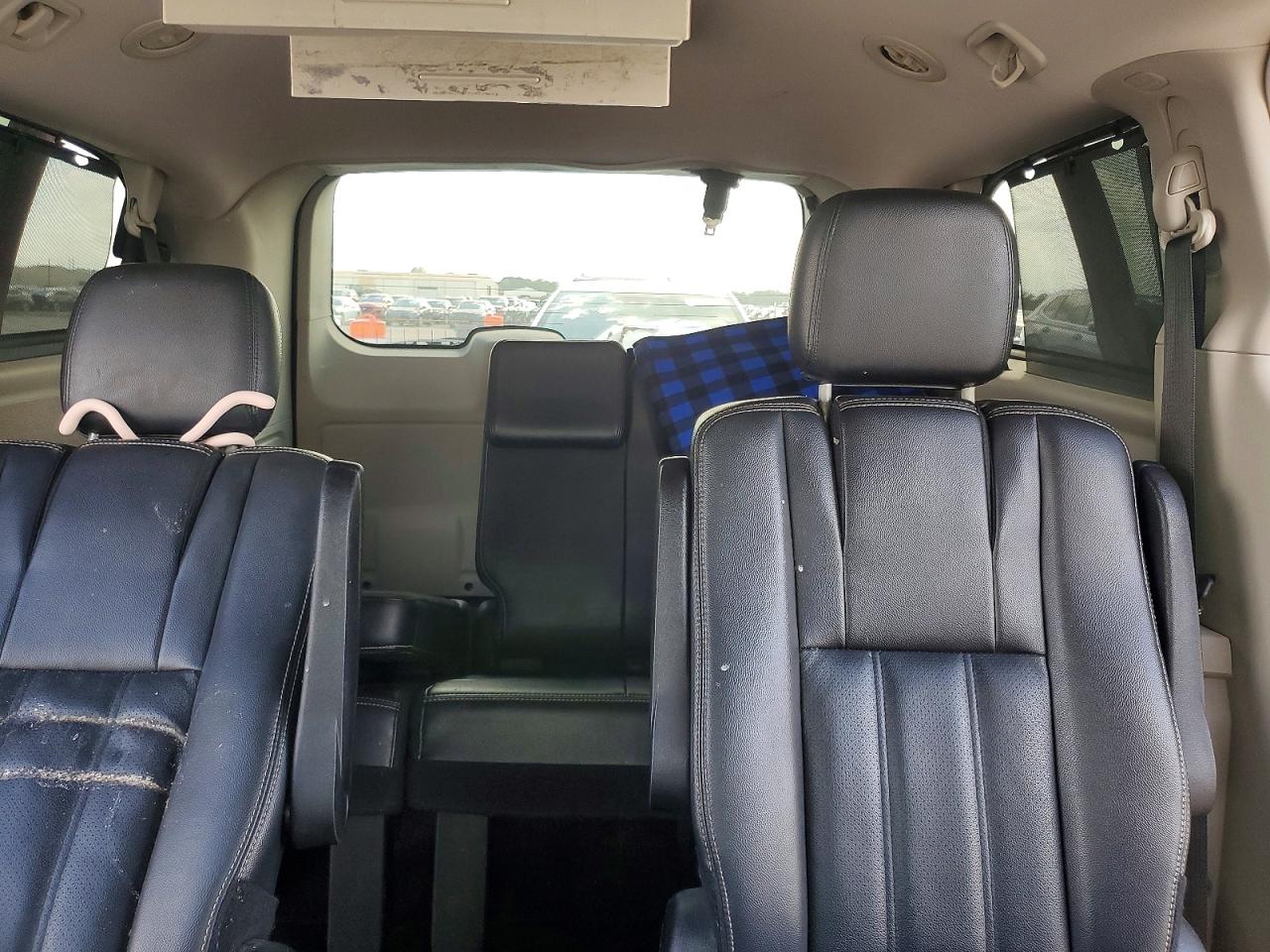 2014 Chrysler Town & Country Touring L Red vin: 2C4RC1CG6ER108813