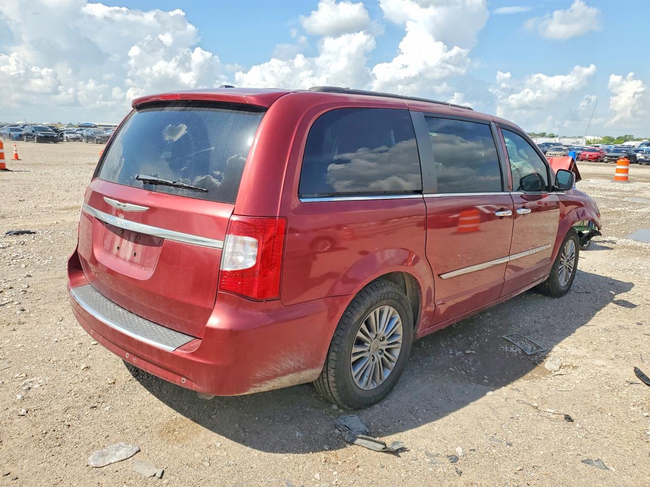 2014 Chrysler Town & Country Touring L Red vin: 2C4RC1CG6ER108813