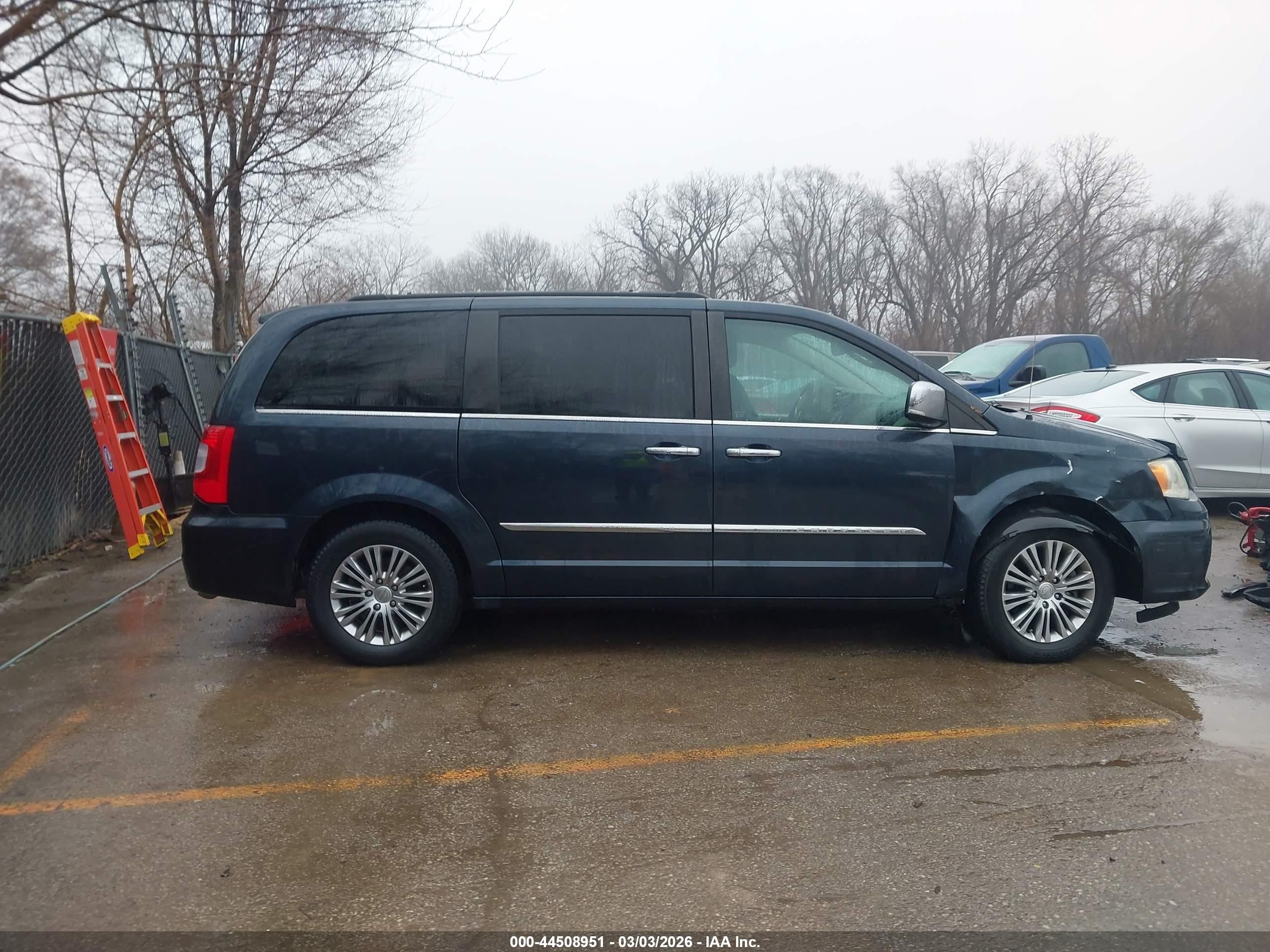 2014 Chrysler Town & Country Touring-l Dark Blue vin: 2C4RC1CG6ER116099