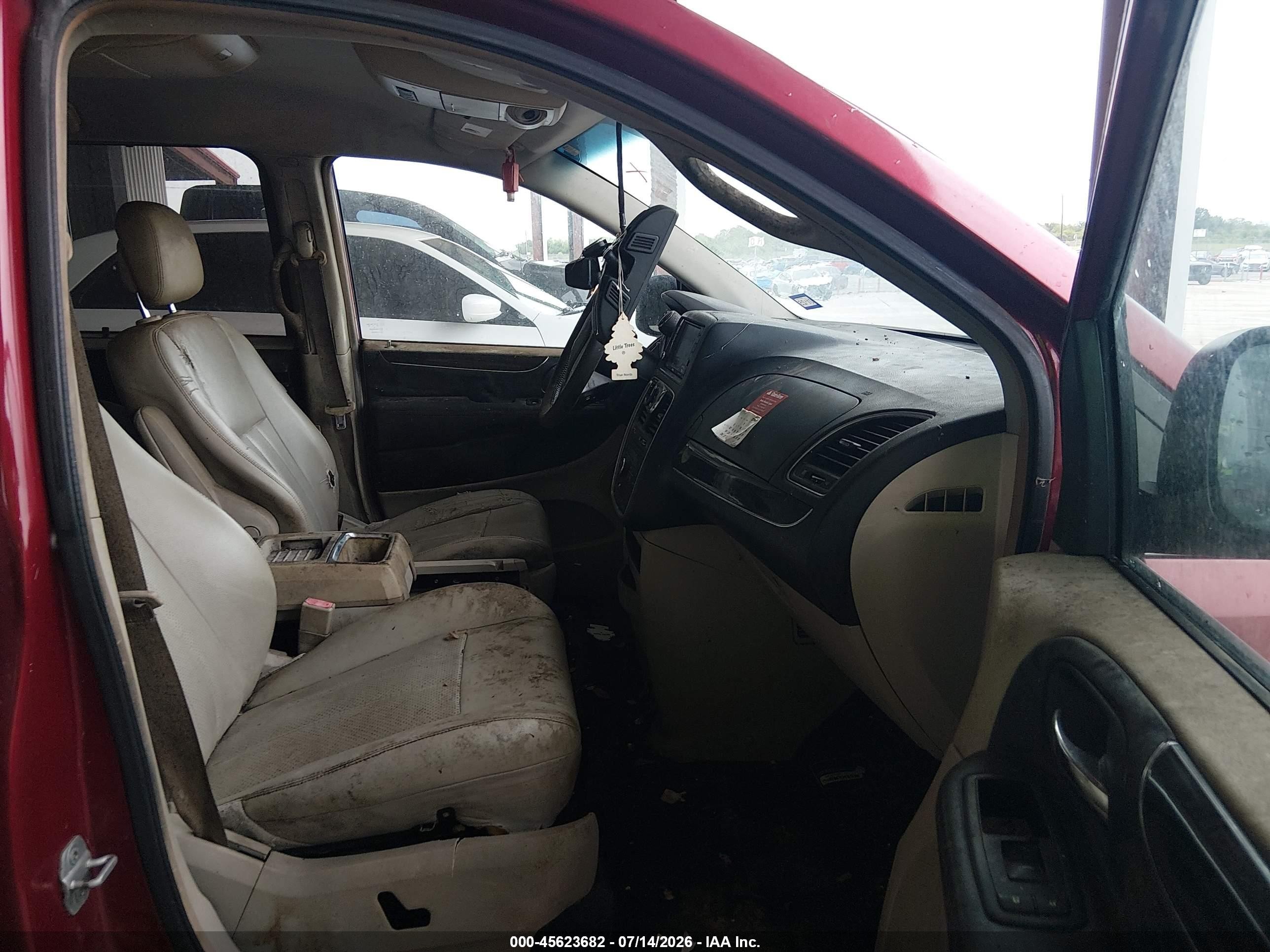 2014 Chrysler Town & Country Touring-l Red vin: 2C4RC1CG6ER116281