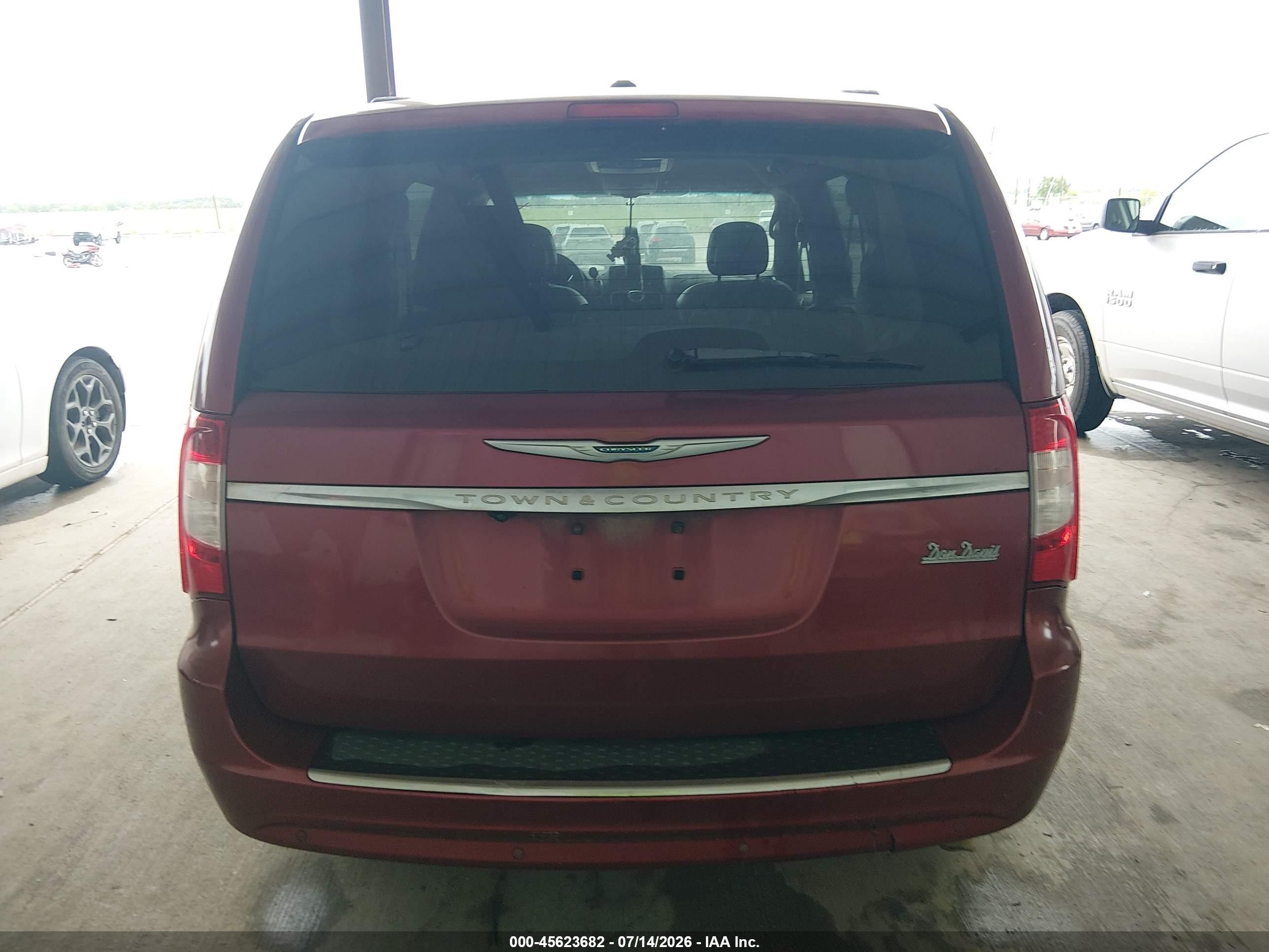 2014 Chrysler Town & Country Touring-l Red vin: 2C4RC1CG6ER116281