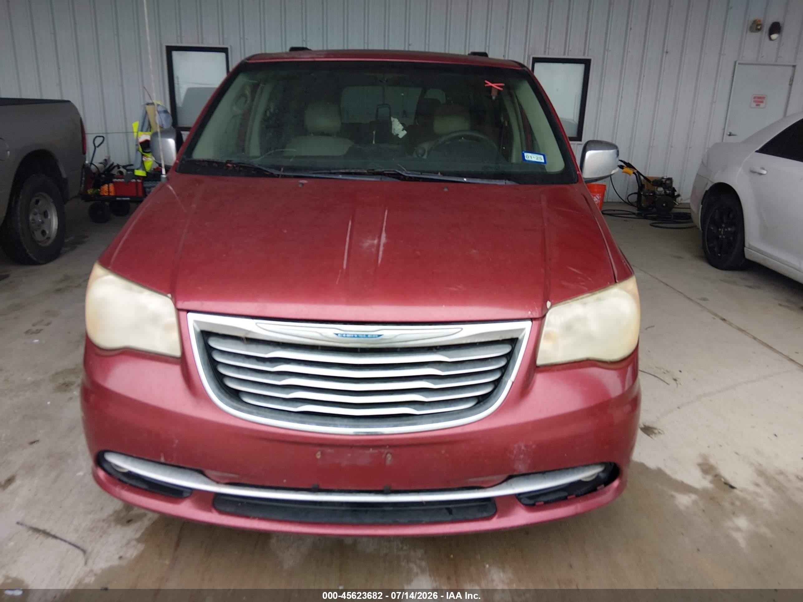 2014 Chrysler Town & Country Touring-l Red vin: 2C4RC1CG6ER116281