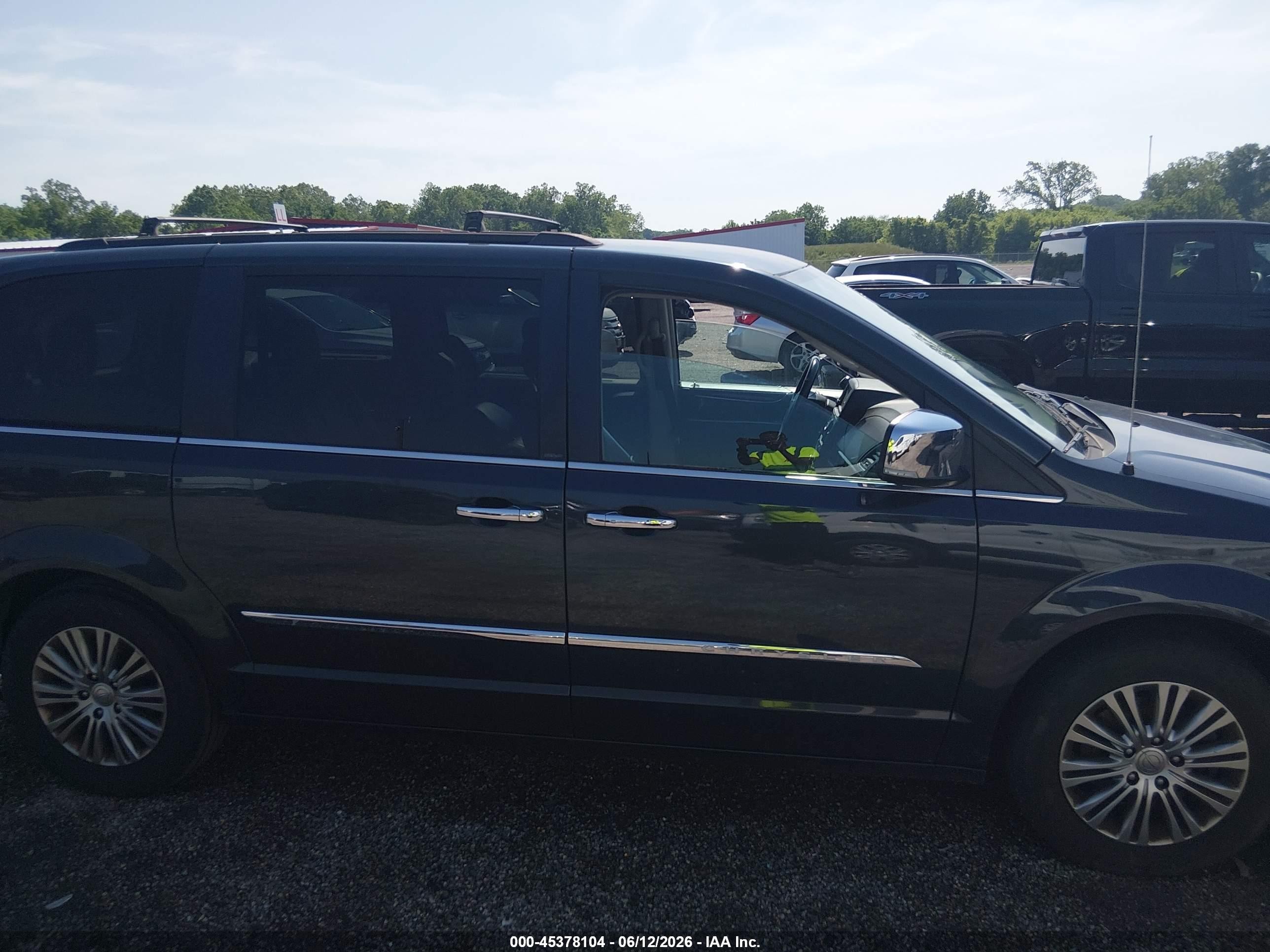 2014 Chrysler Town & Country Touring-l Blue vin: 2C4RC1CG6ER172334