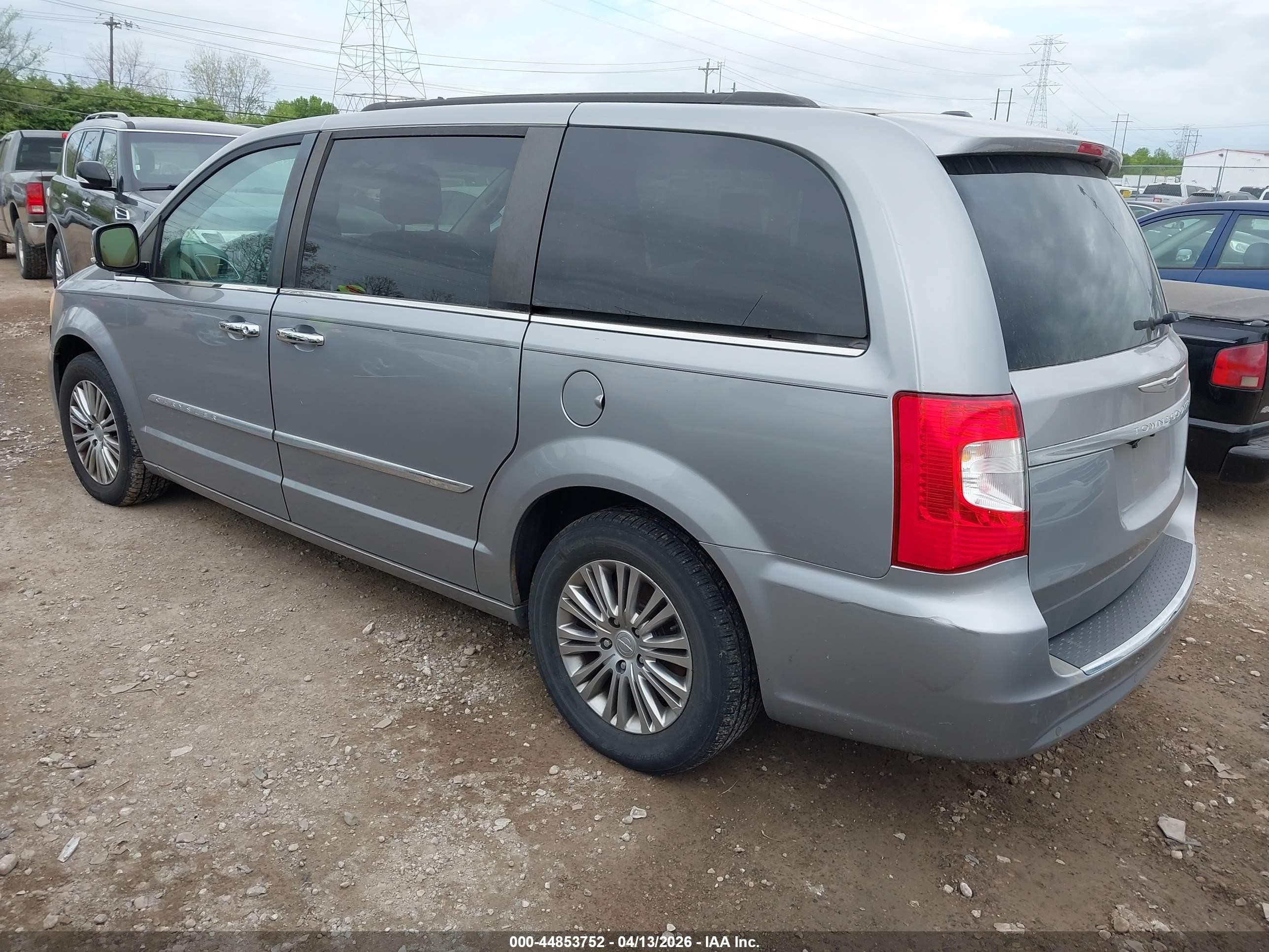 2014 Chrysler Town & Country Touring-l Silver vin: 2C4RC1CG6ER174715