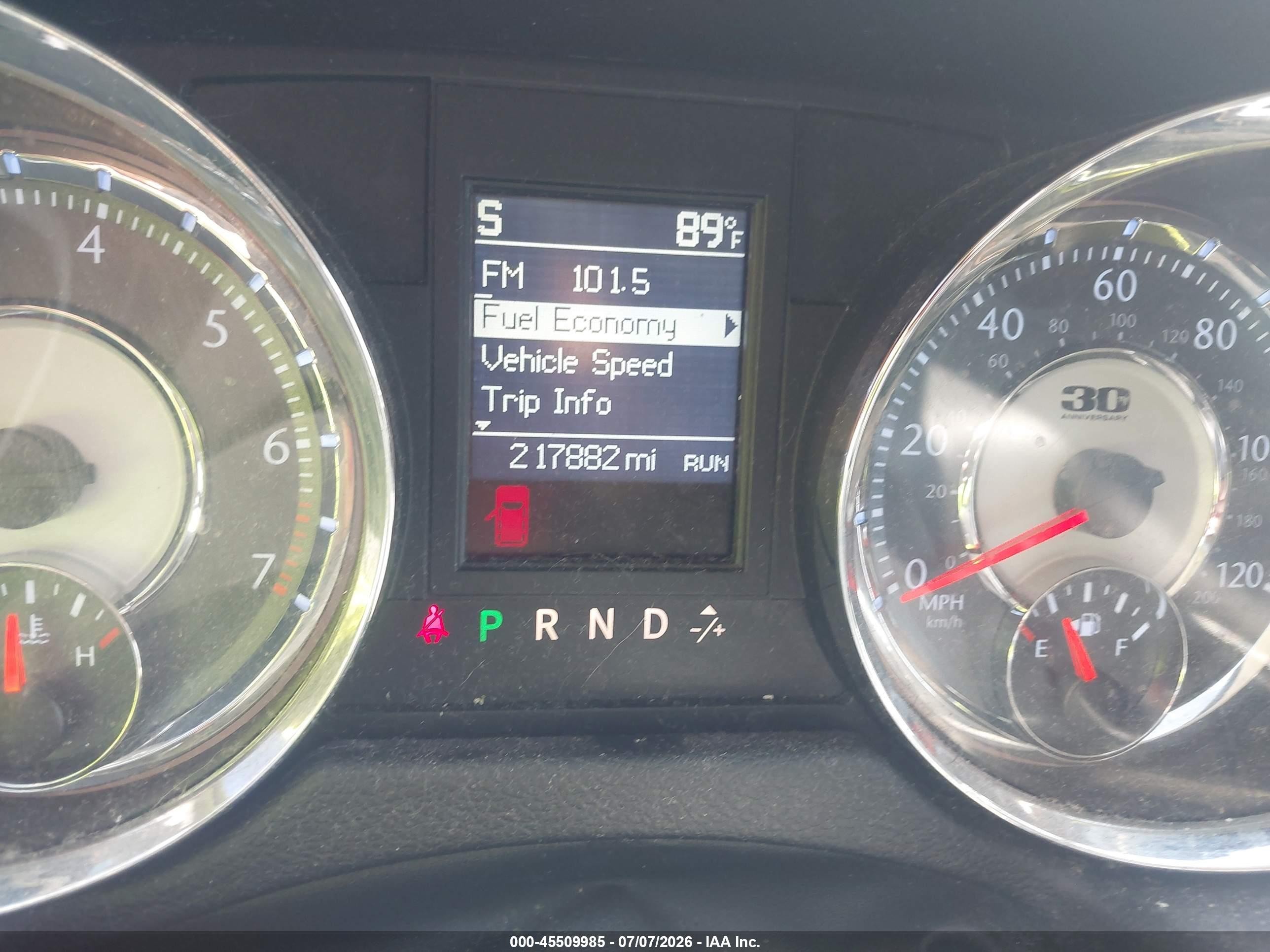 2014 Chrysler Town & Country Touring-l 30th Anniversary White vin: 2C4RC1CG6ER297348