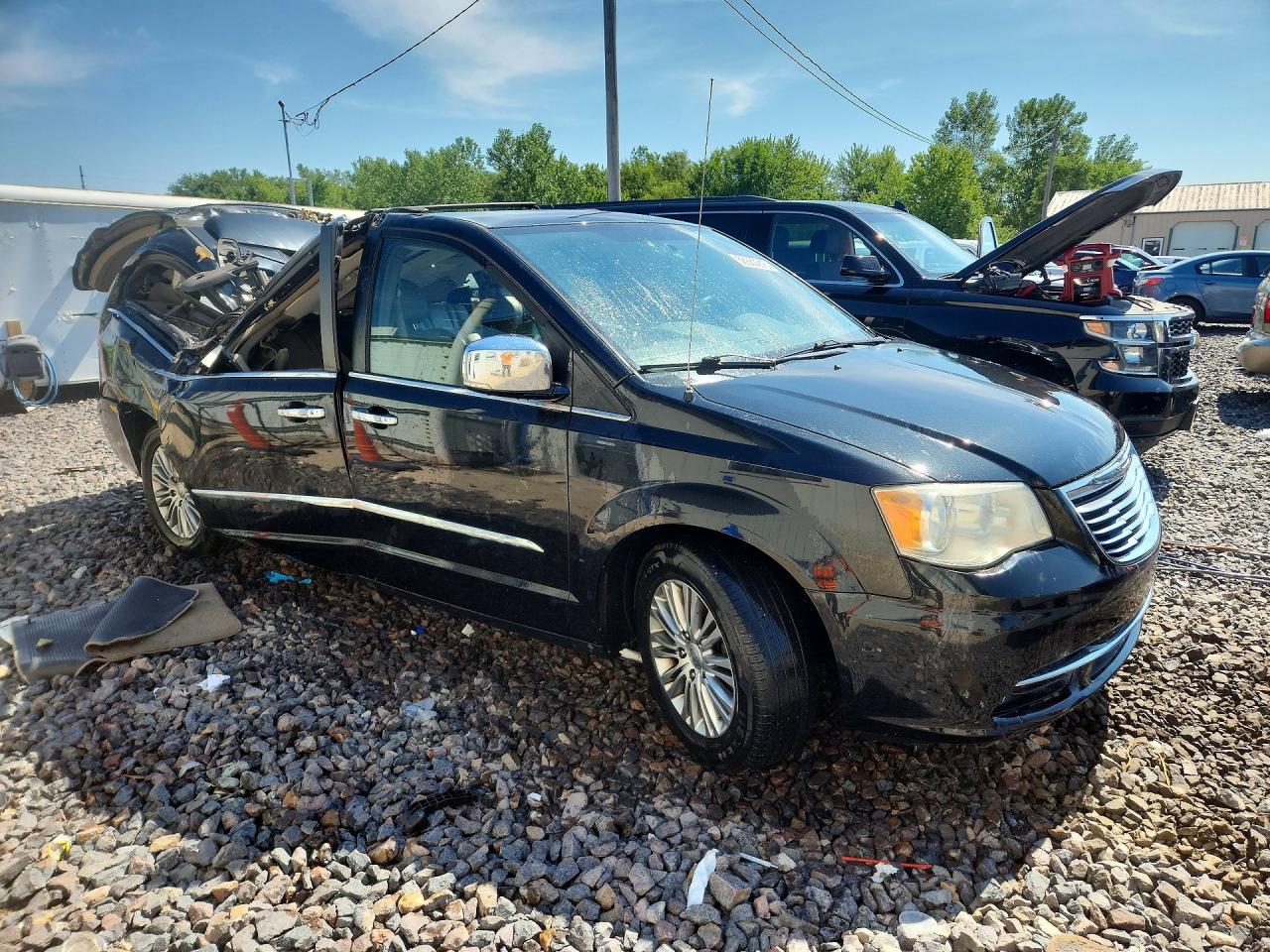 2015 Chrysler Town & Country Touring L Black vin: 2C4RC1CG6FR506895