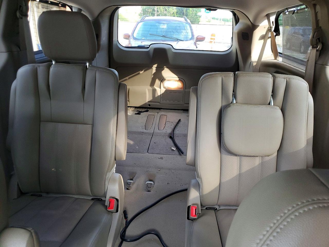 2015 Chrysler Town & Country Touring L Cream vin: 2C4RC1CG6FR522224