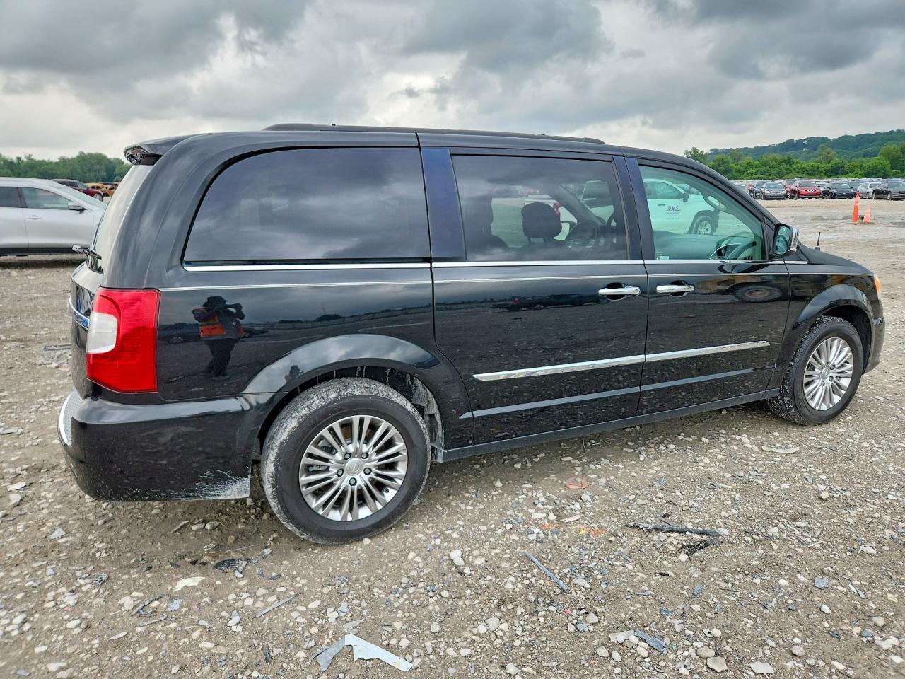 2015 Chrysler Town & Country Touring L Черный vin: 2C4RC1CG6FR563209