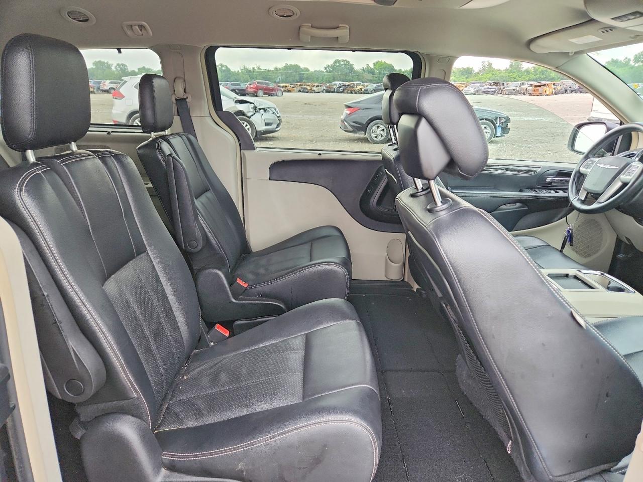 2015 Chrysler Town & Country Touring L Черный vin: 2C4RC1CG6FR563209