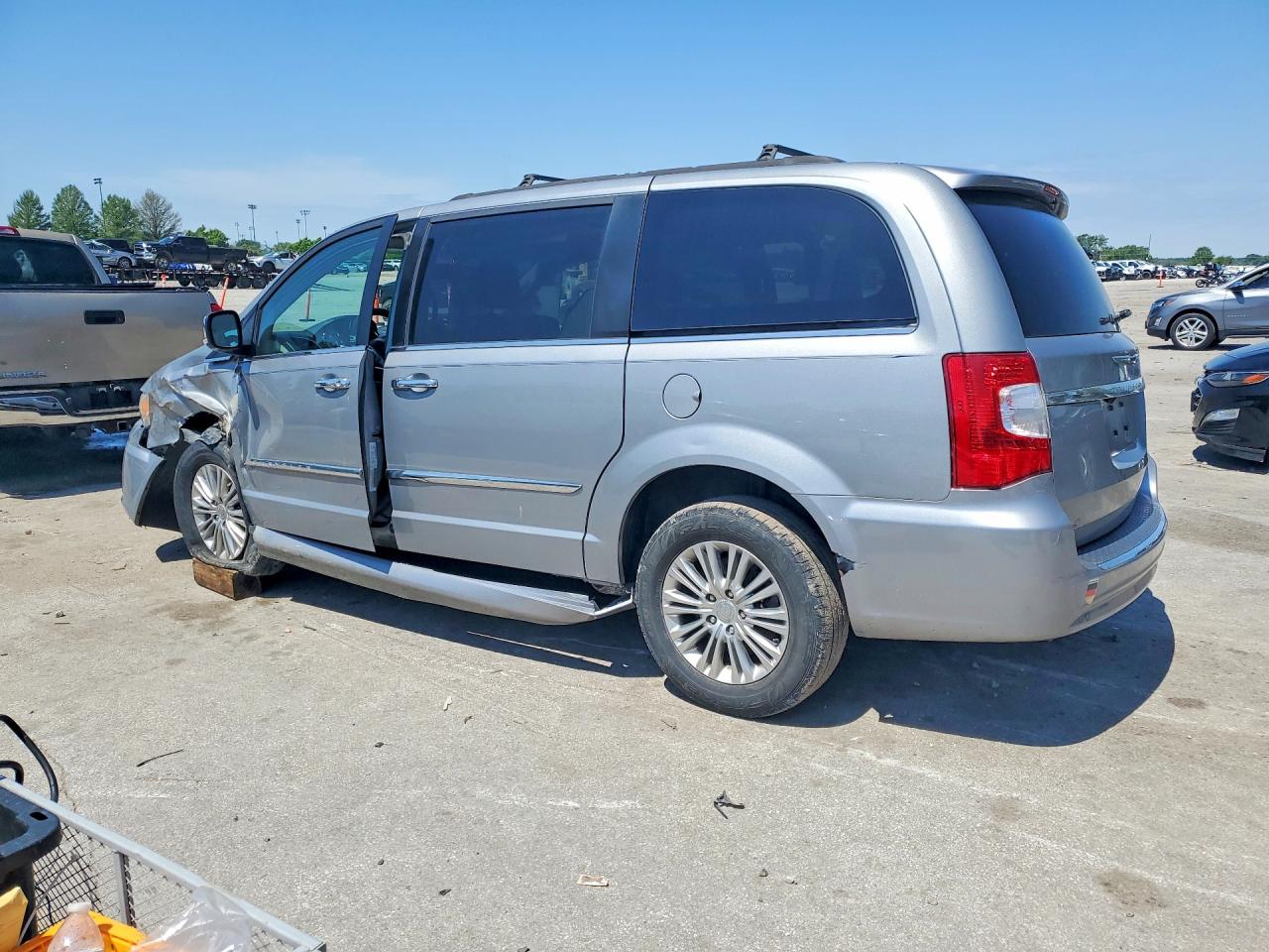 2015 Chrysler Town & Country Touring L Gray vin: 2C4RC1CG6FR577630