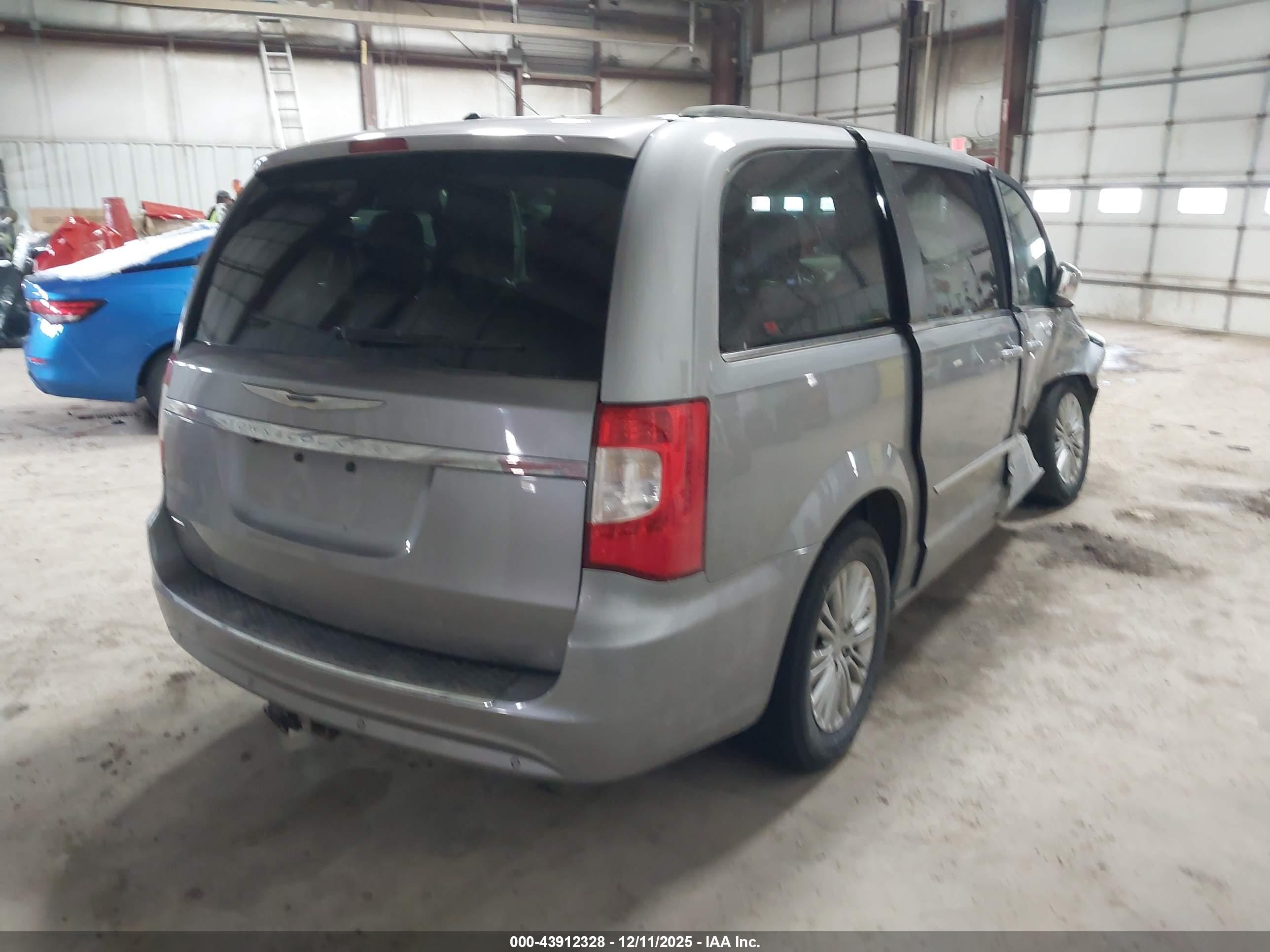 2015 Chrysler Town & Country Touring-l Серебряный vin: 2C4RC1CG6FR601103