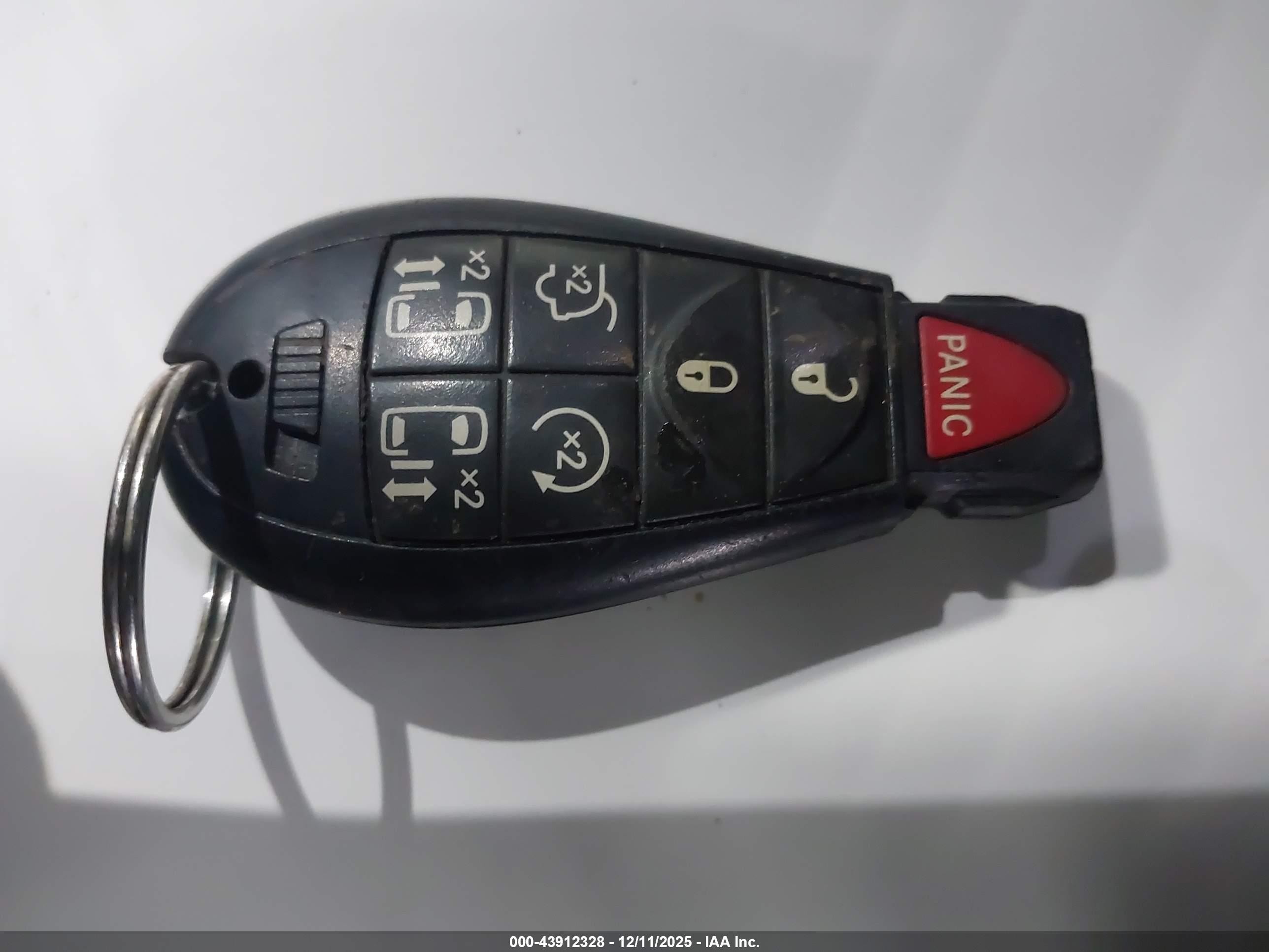 2015 Chrysler Town & Country Touring-l Серебряный vin: 2C4RC1CG6FR601103