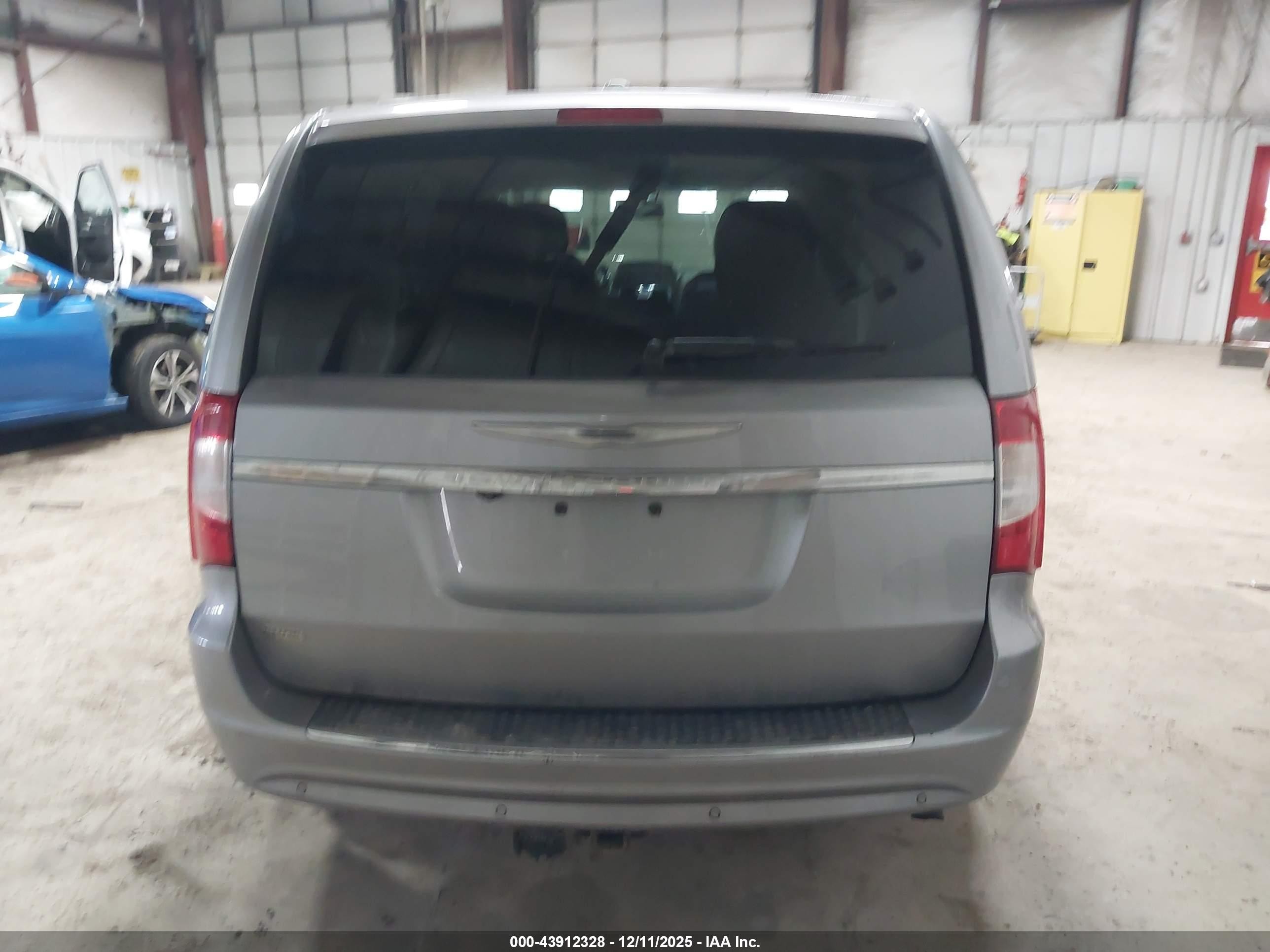 2015 Chrysler Town & Country Touring-l Серебряный vin: 2C4RC1CG6FR601103