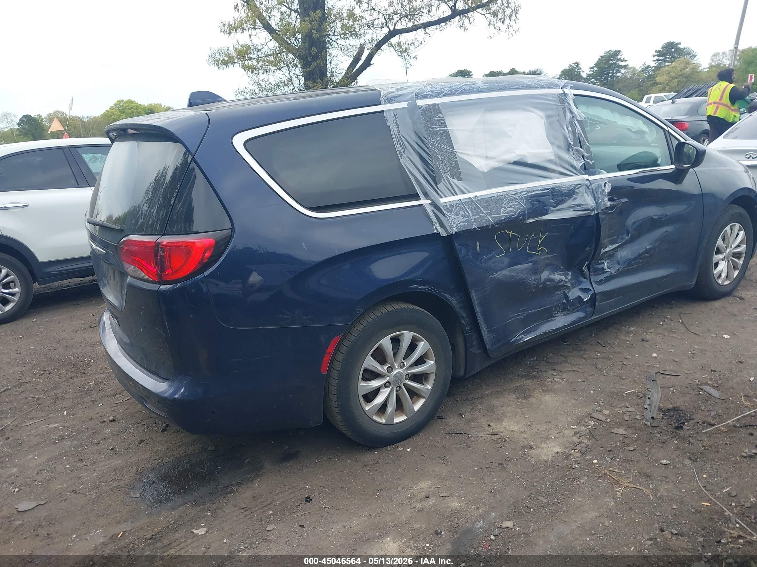 2018 Chrysler Pacifica Lx Blue vin: 2C4RC1CG6JR274839