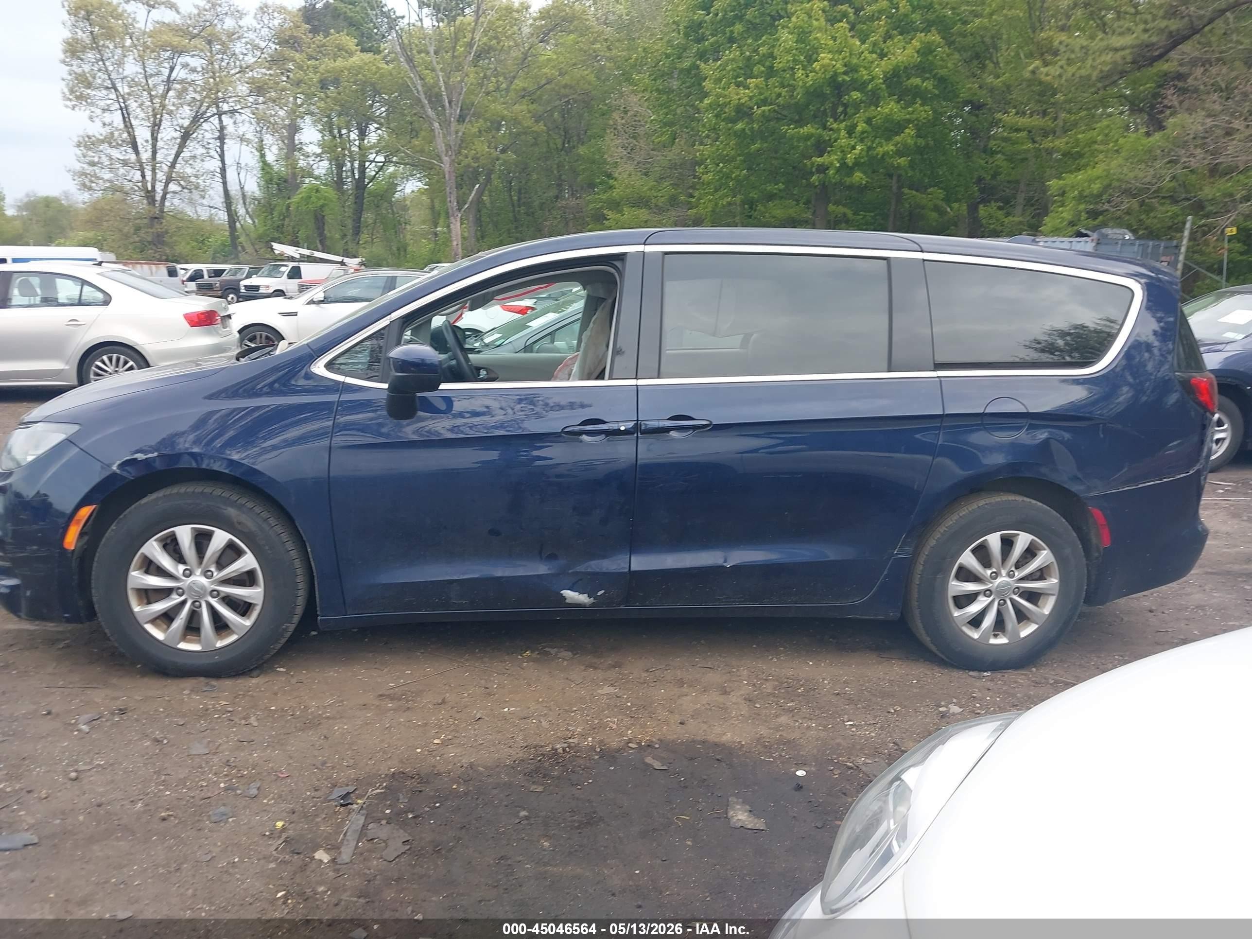 2018 Chrysler Pacifica Lx Blue vin: 2C4RC1CG6JR274839