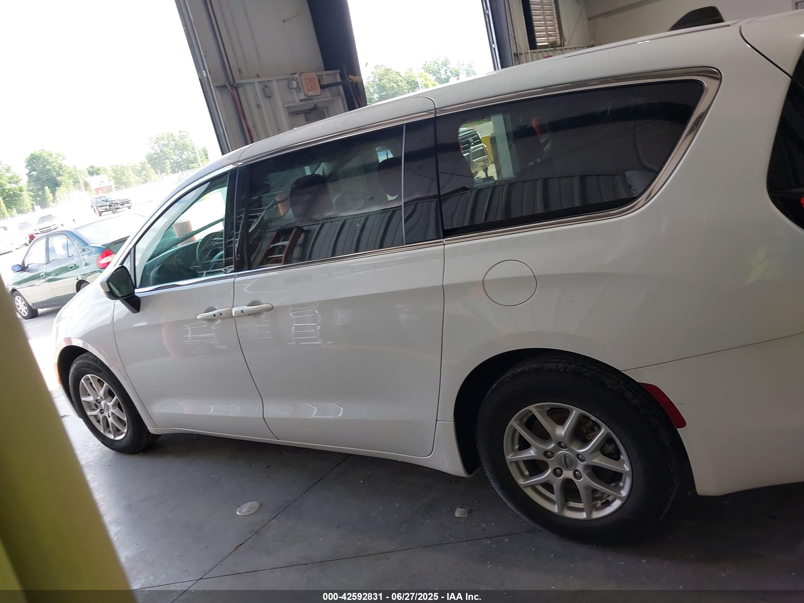 2023 Chrysler Voyager Lx Белый vin: 2C4RC1CG6PR525139