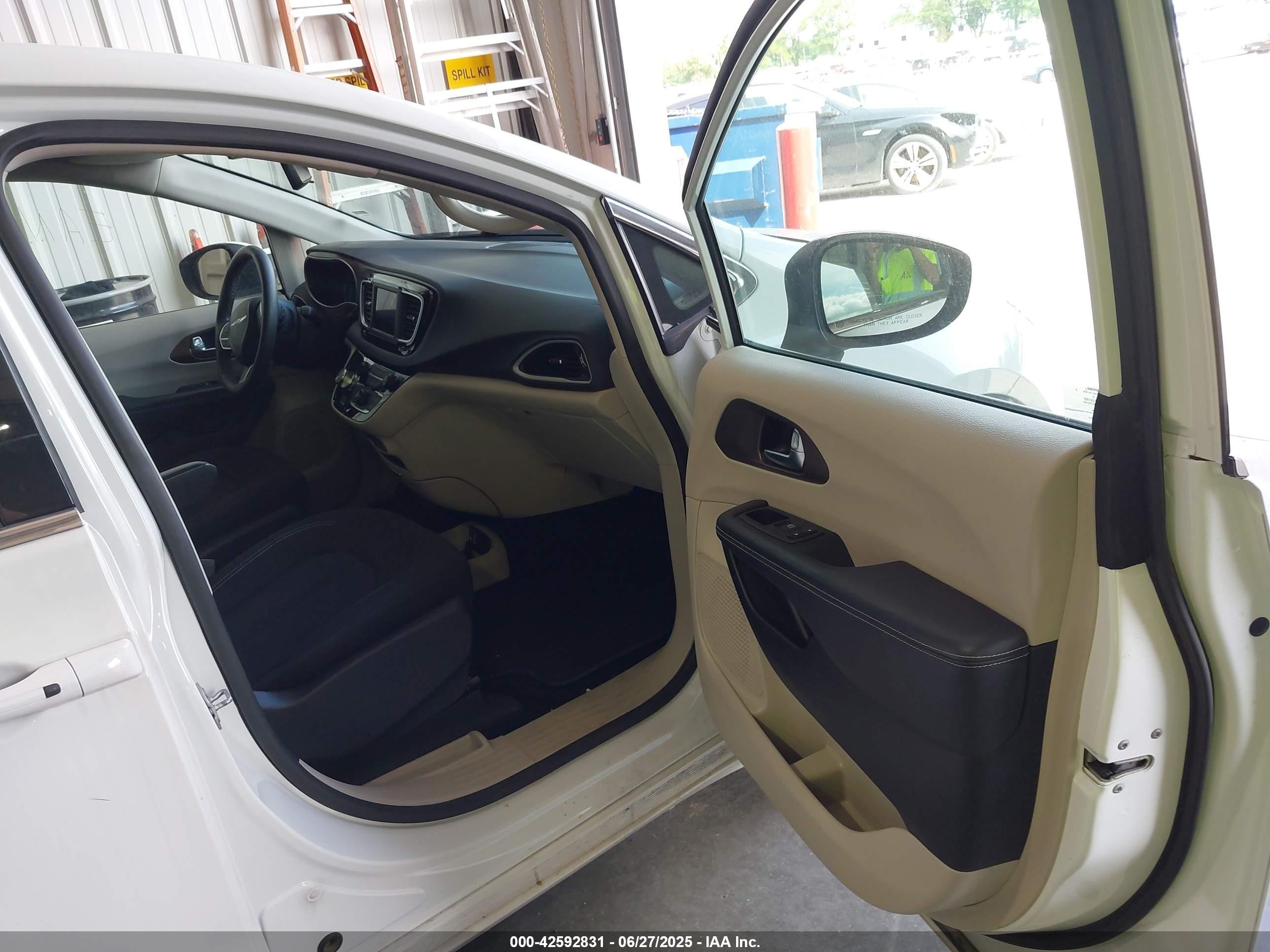 2023 Chrysler Voyager Lx Белый vin: 2C4RC1CG6PR525139