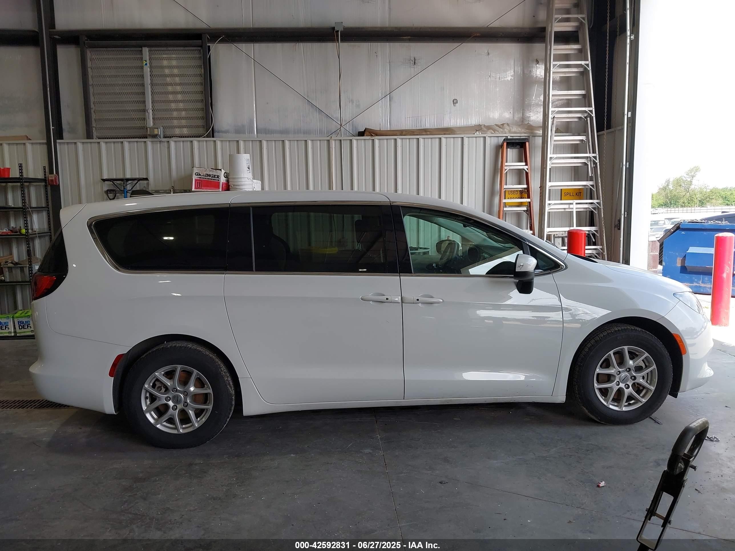2023 Chrysler Voyager Lx Белый vin: 2C4RC1CG6PR525139