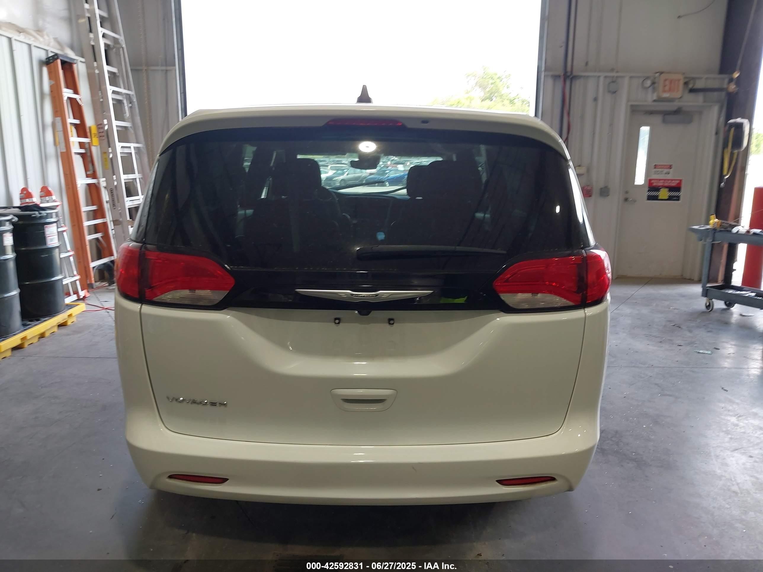 2023 Chrysler Voyager Lx Белый vin: 2C4RC1CG6PR525139