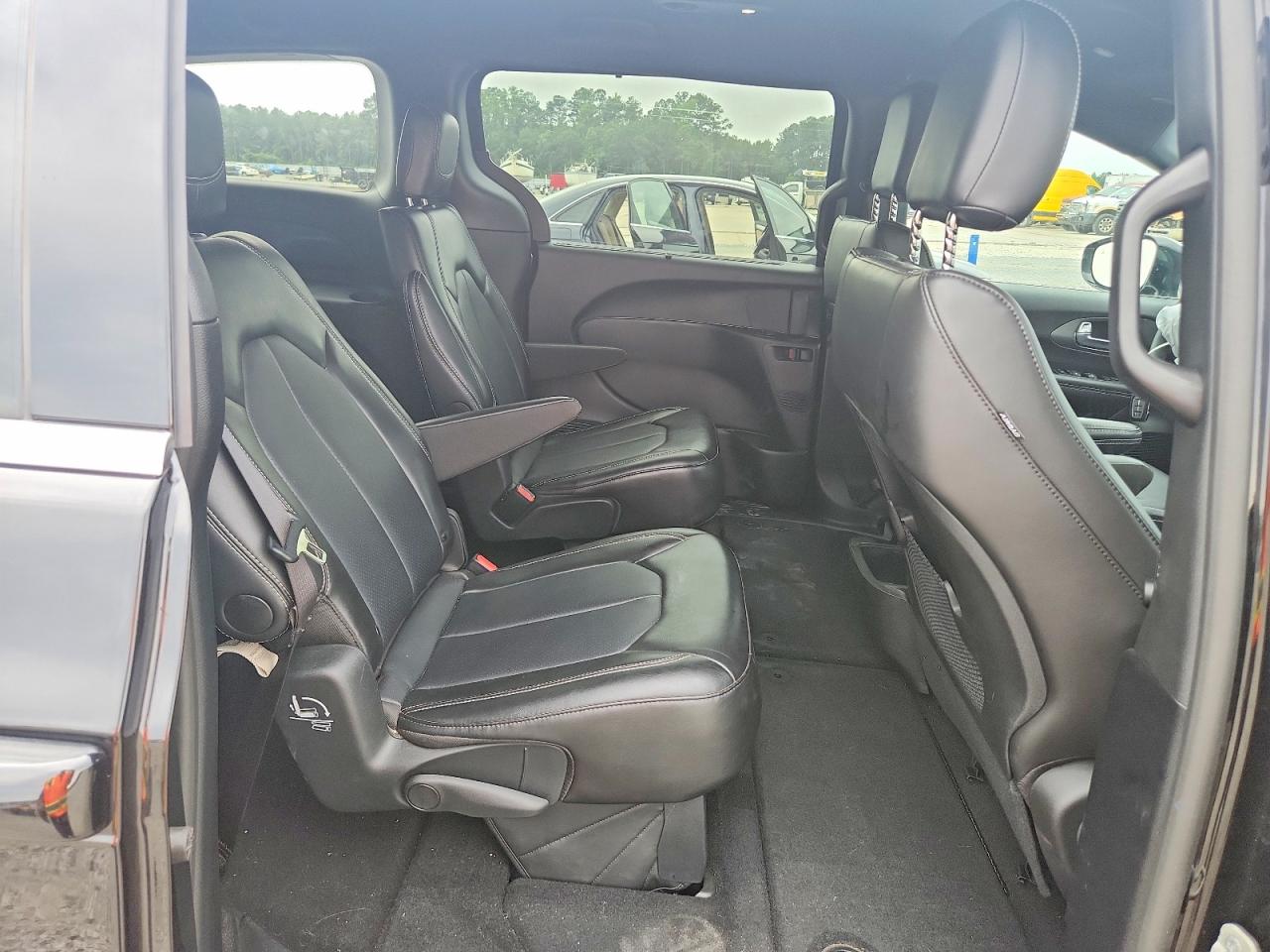 2025 Chrysler Voyager Black vin: 2C4RC1CG6SR519270